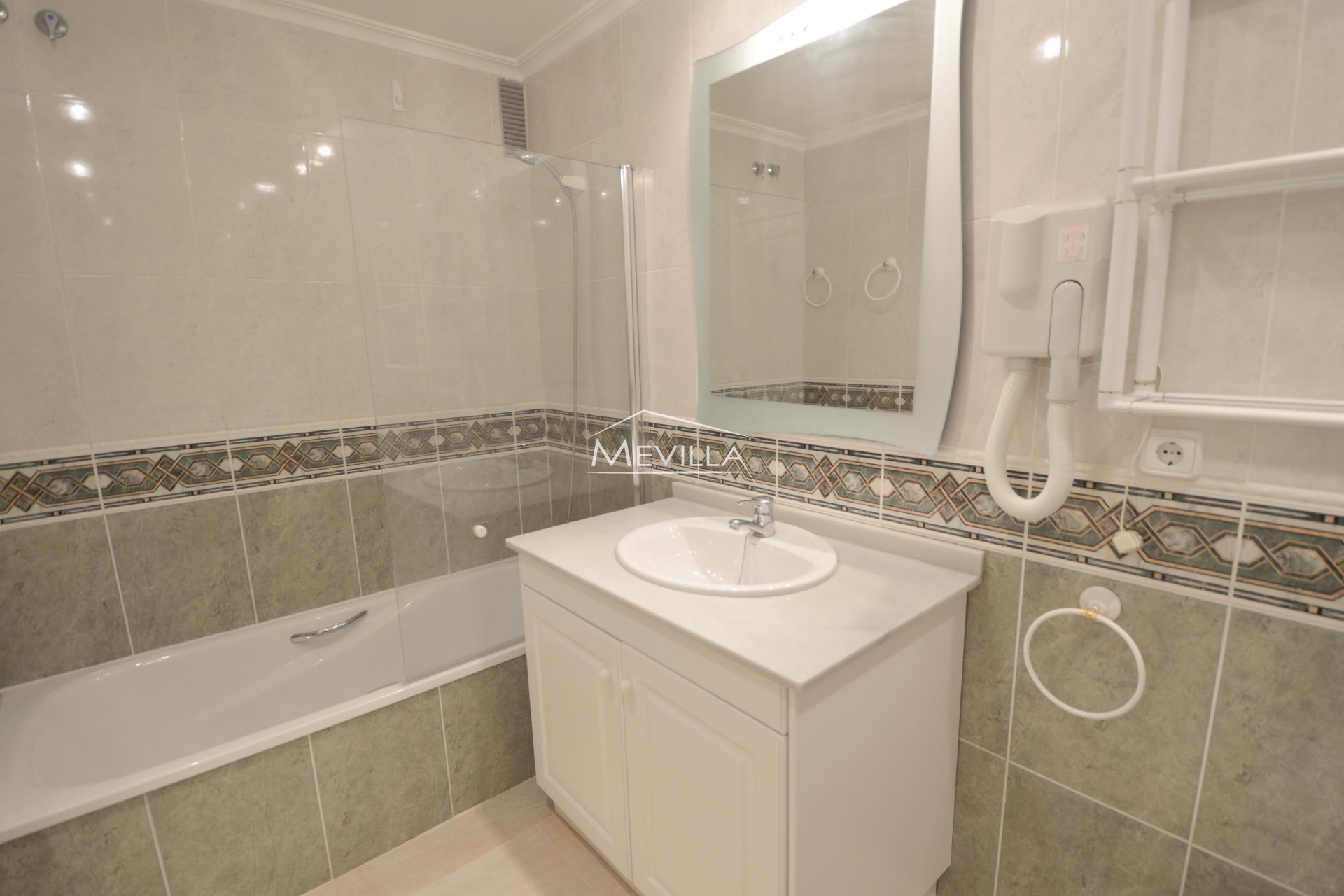 Återförsäljare - Lägenhet - Orihuela Costa - Campoamor