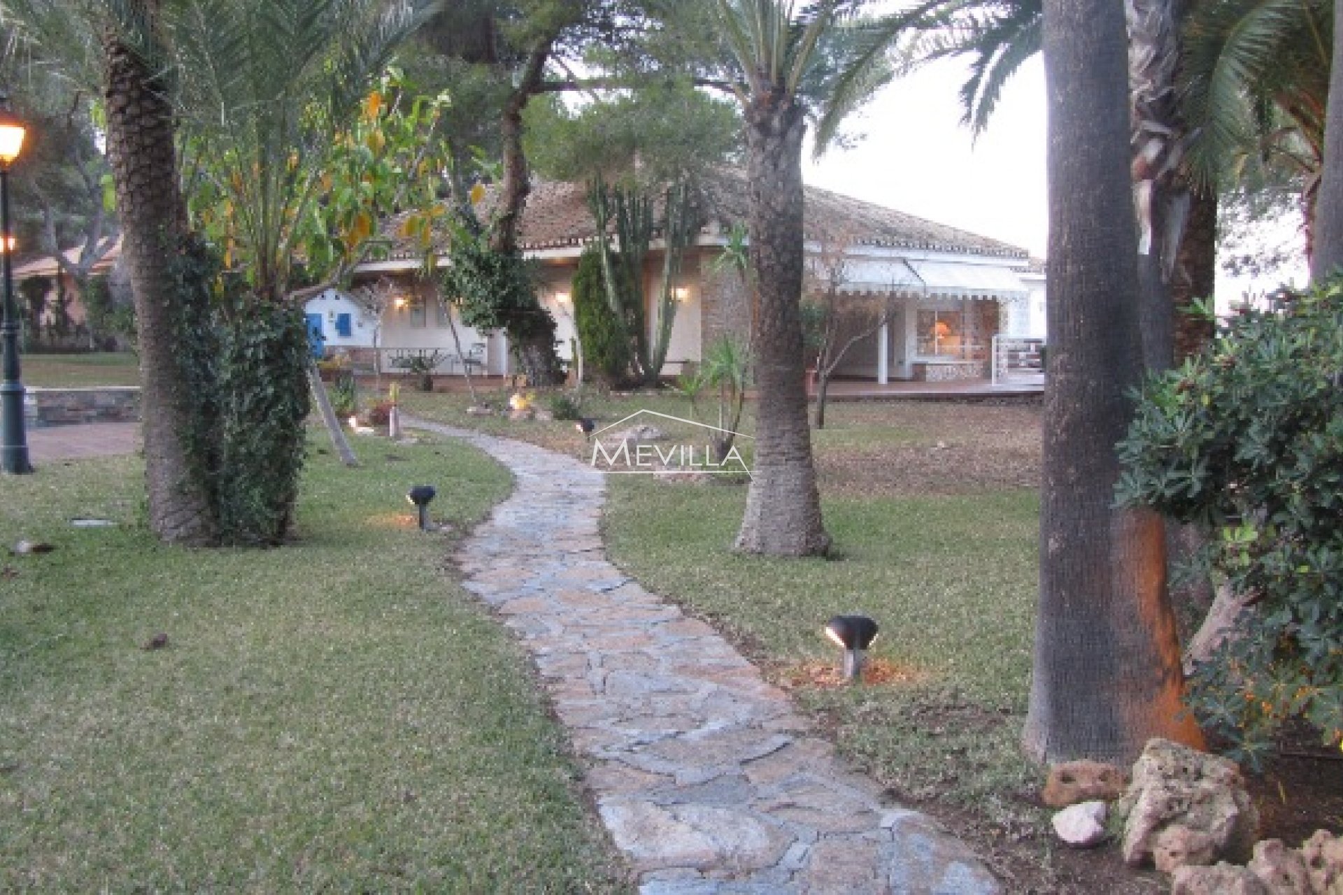 Återförsäljare - Villa - Orihuela Costa - Campoamor