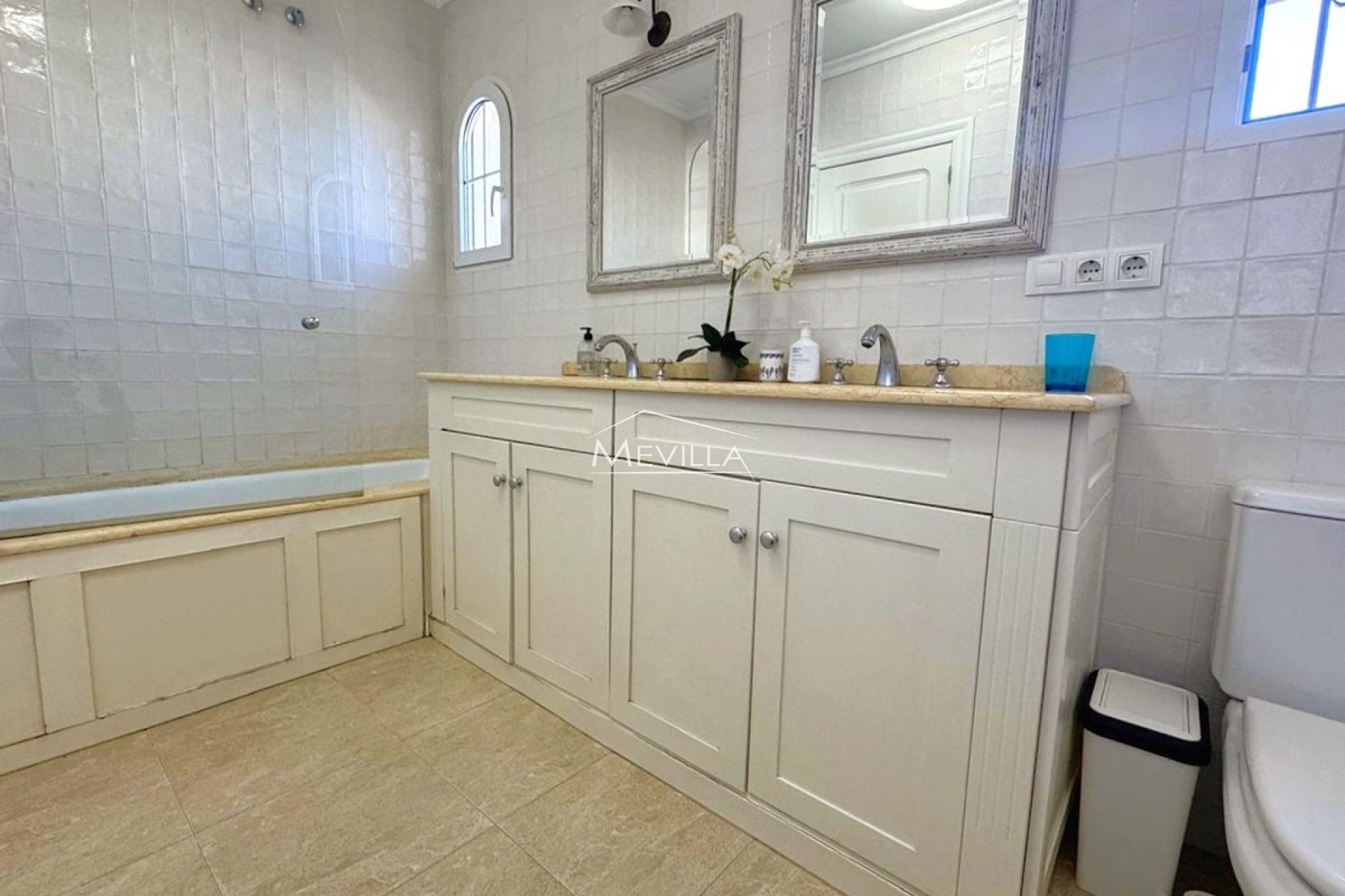 Återförsäljare - Villa - Orihuela Costa - Playa Flamenca