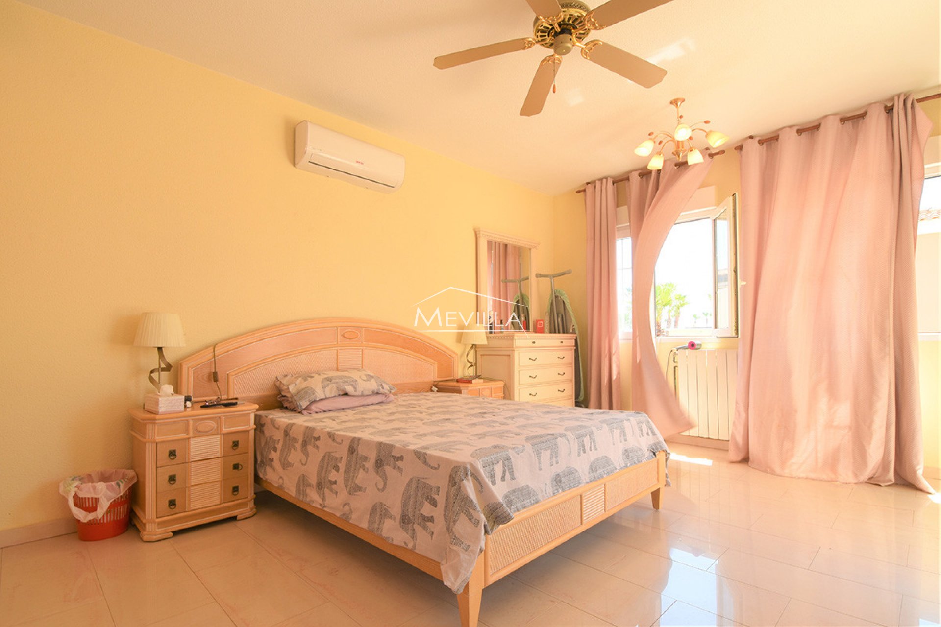 Återförsäljare - Villa - Orihuela Costa - Playa Flamenca