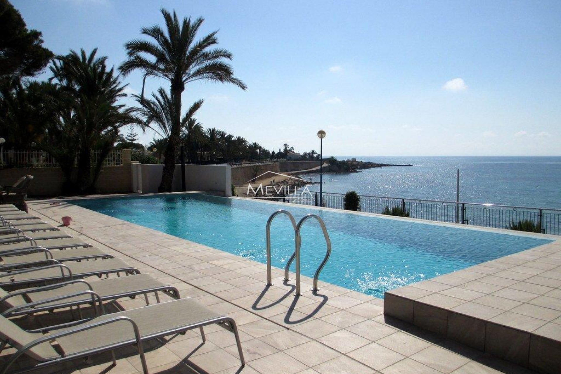 Återförsäljare - Villa - Orihuela Costa - Punta Prima