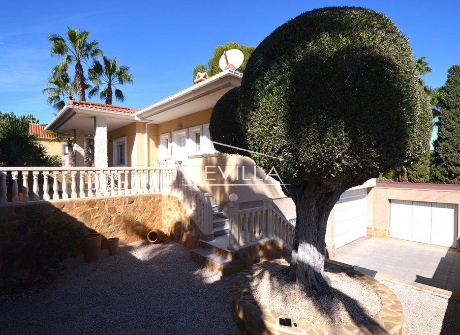 Återförsäljare - Villa - Orihuela Costa - Villamartin