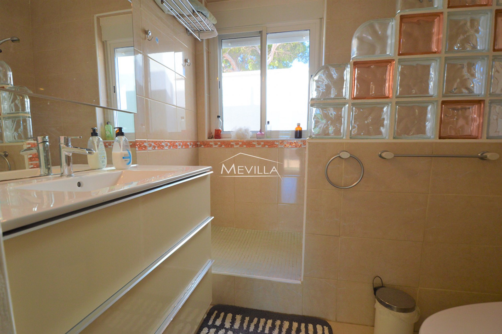 Återförsäljare - Villa - Orihuela Costa - Villamartin