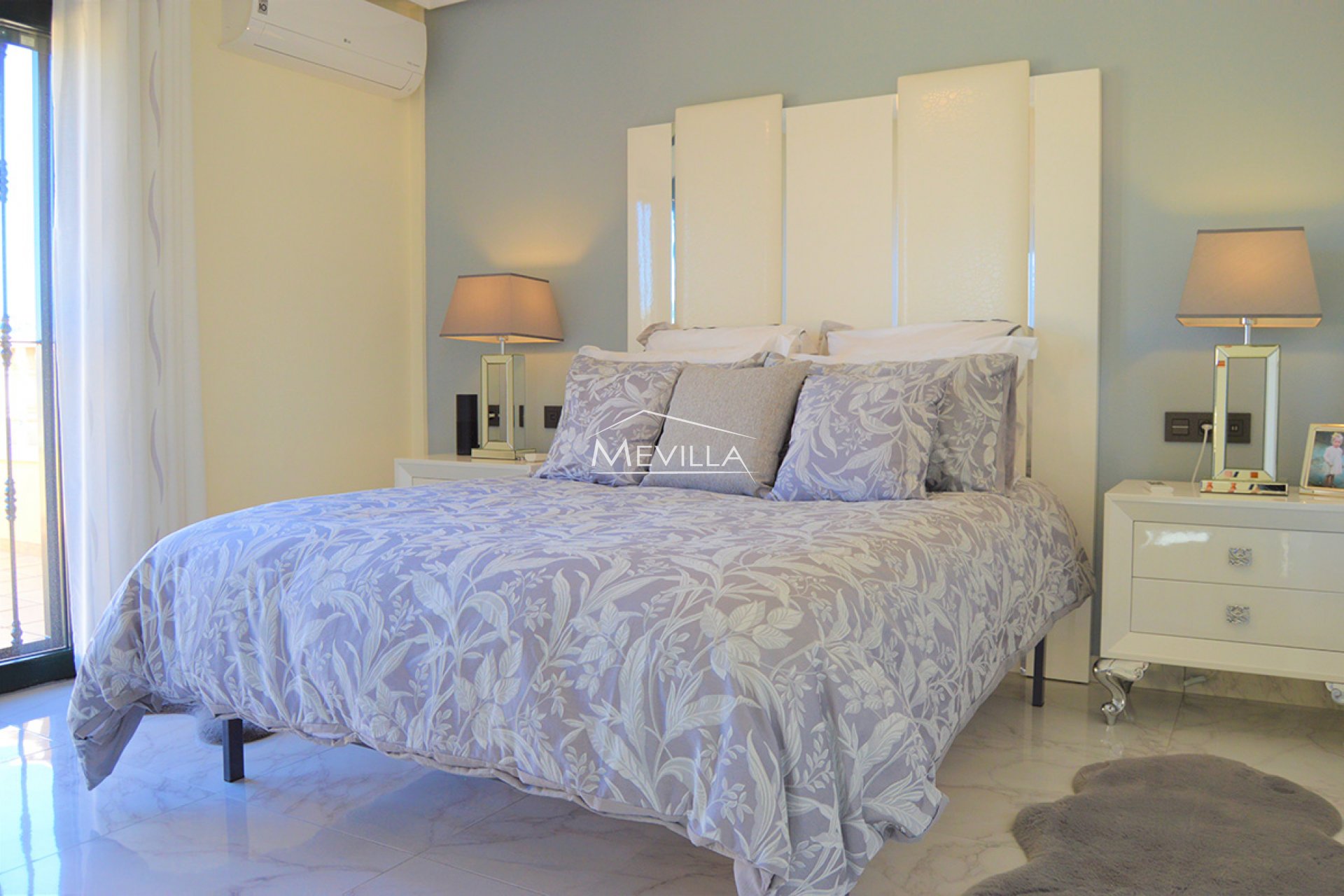 Återförsäljare - Villa - Orihuela Costa - Villamartin