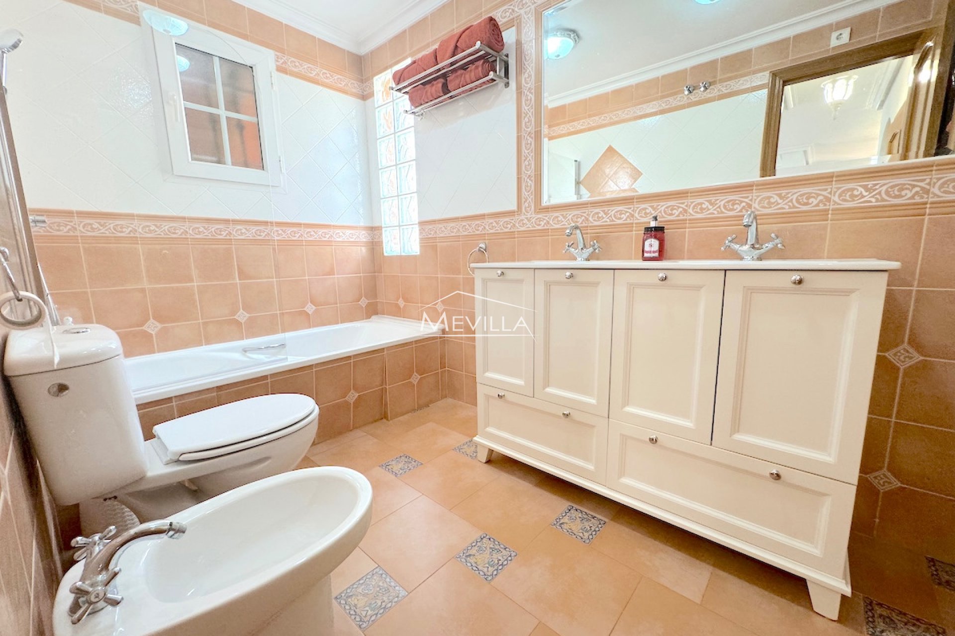 Återförsäljare - Villa - Orihuela Costa - Villamartin