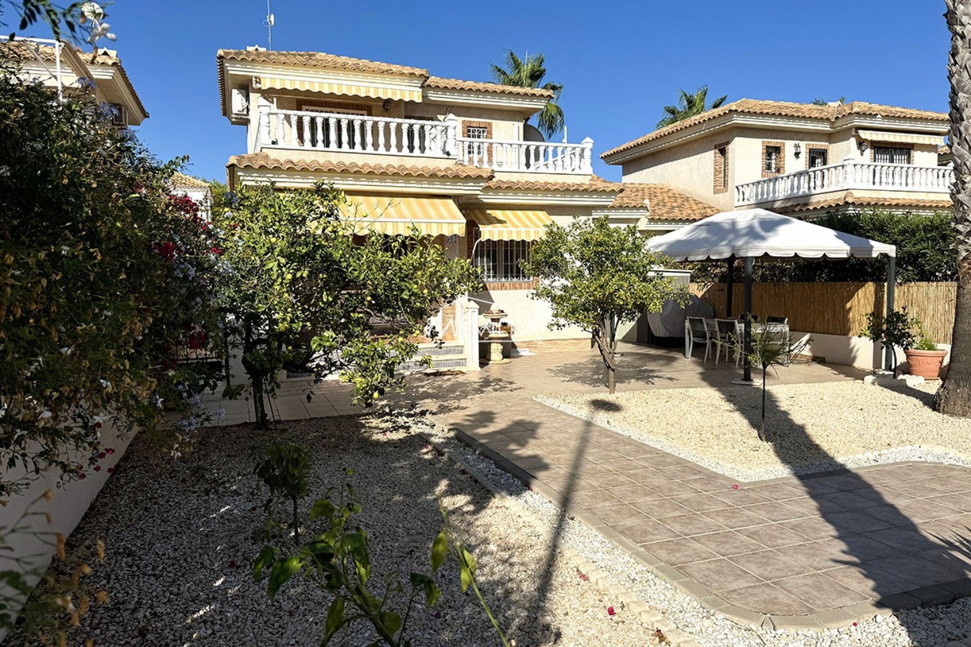 Återförsäljare - Villa - Orihuela Costa - Villamartin