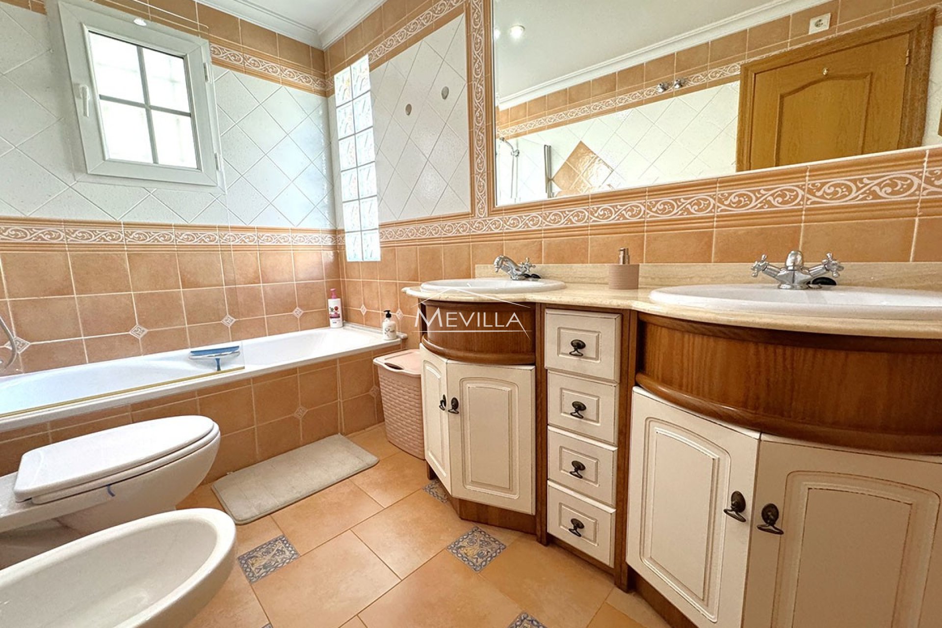 Återförsäljare - Villa - Orihuela Costa - Villamartin