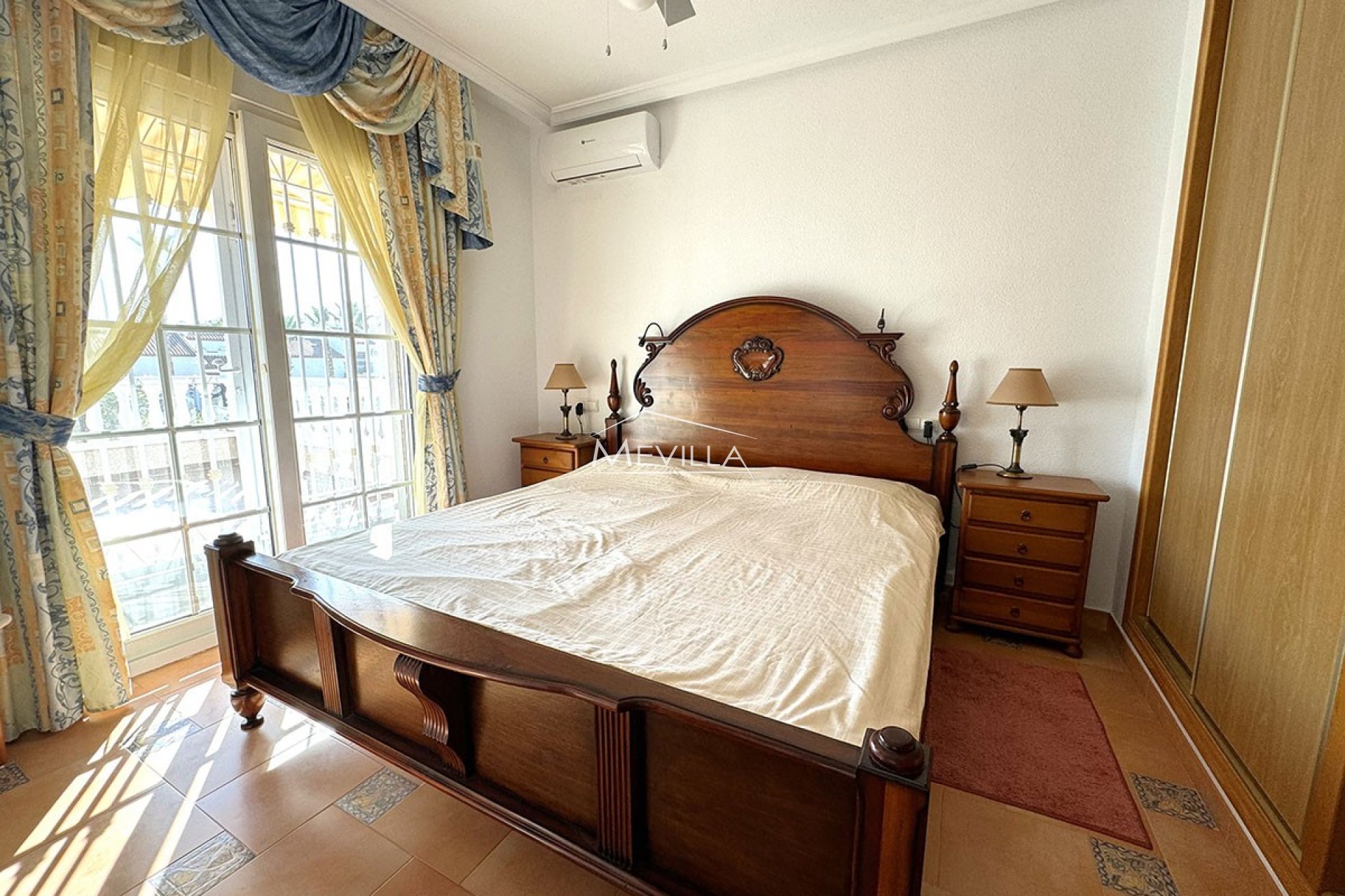 Återförsäljare - Villa - Orihuela Costa - Villamartin