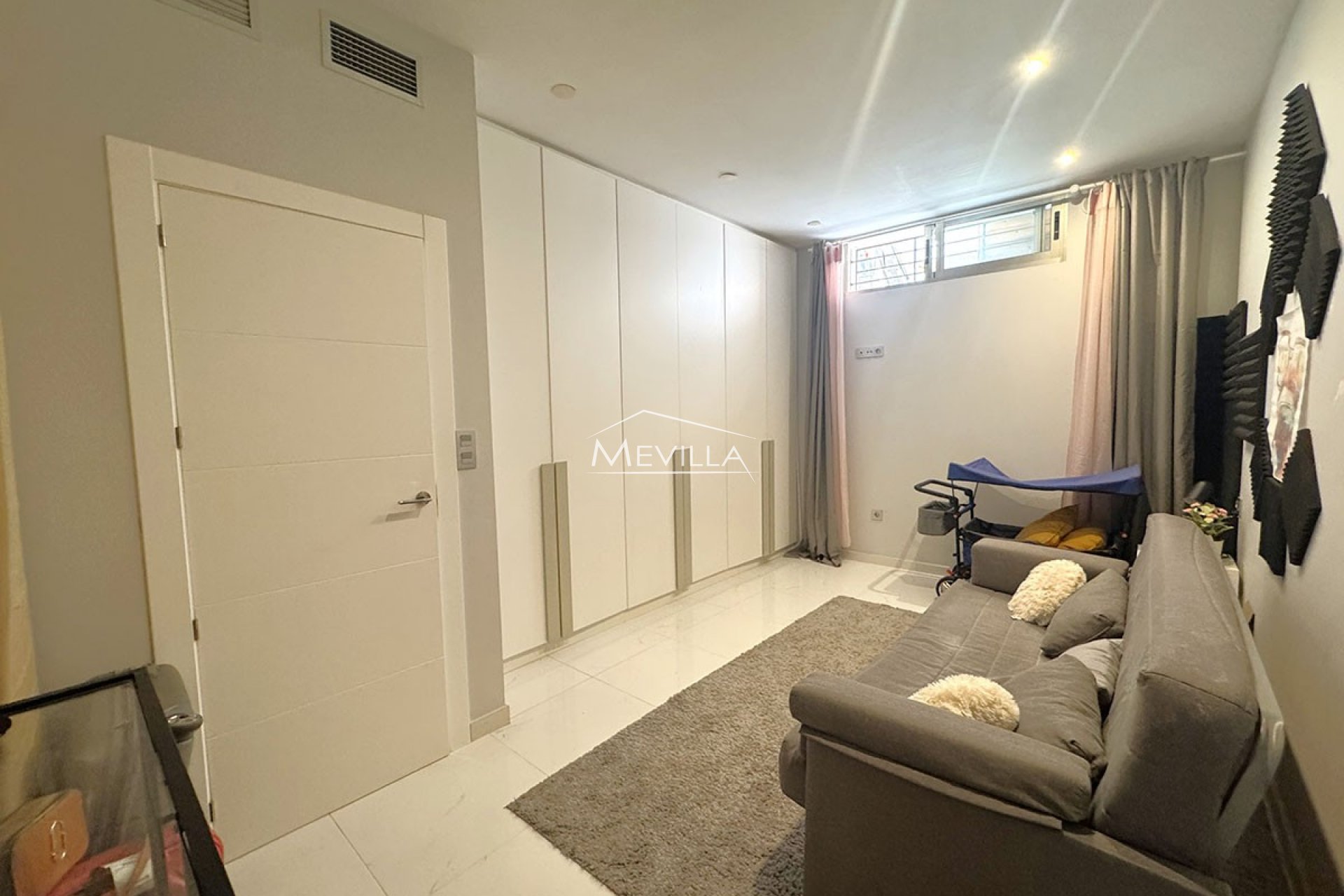 Återförsäljare - Villa - Orihuela Costa - Villamartin