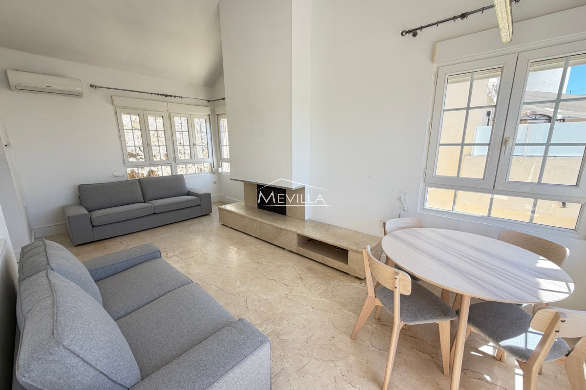 Återförsäljare - Villa - Orihuela Costa - Villamartin