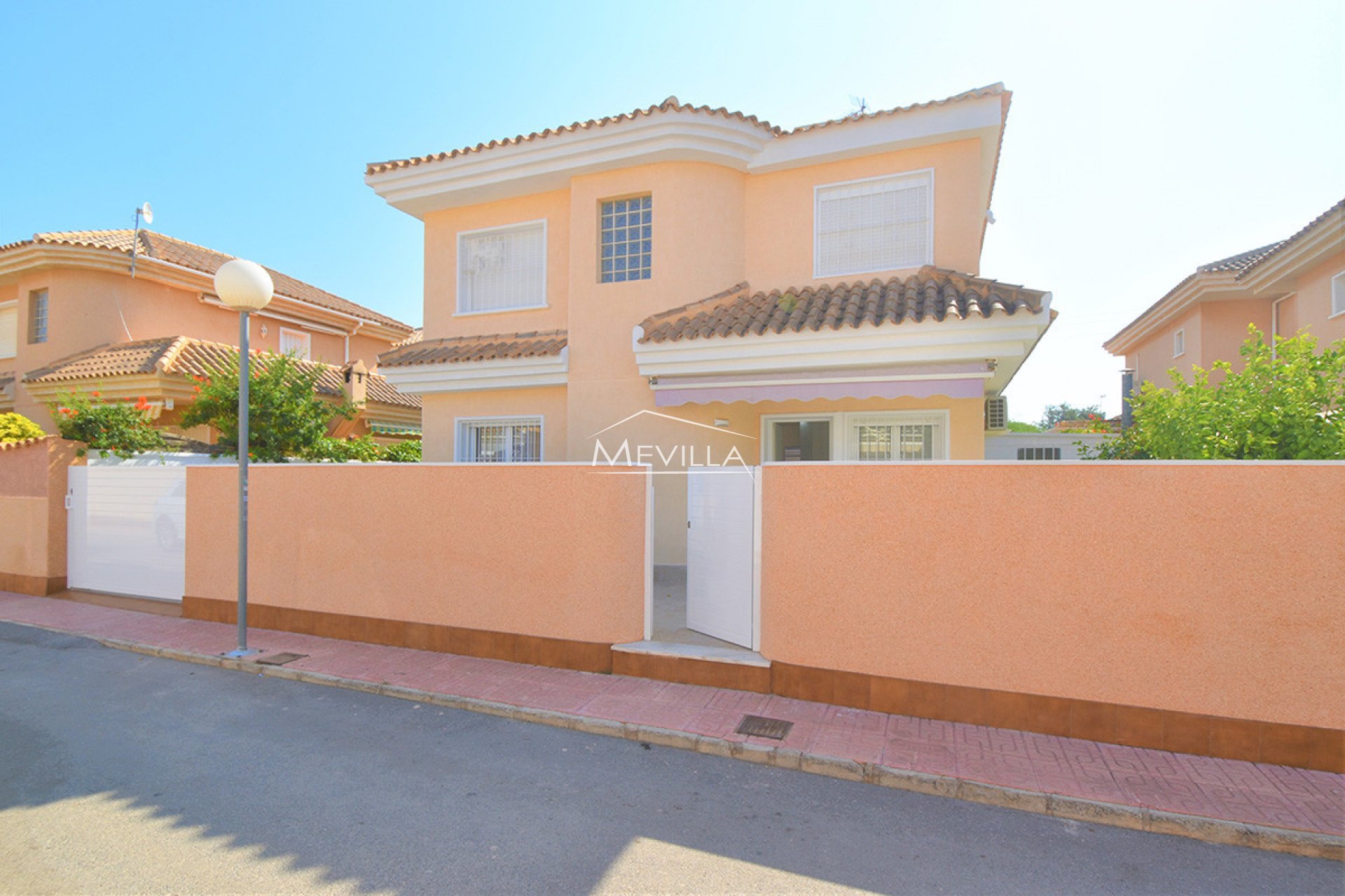 Återförsäljare - Villa - Torrevieja - Los Altos