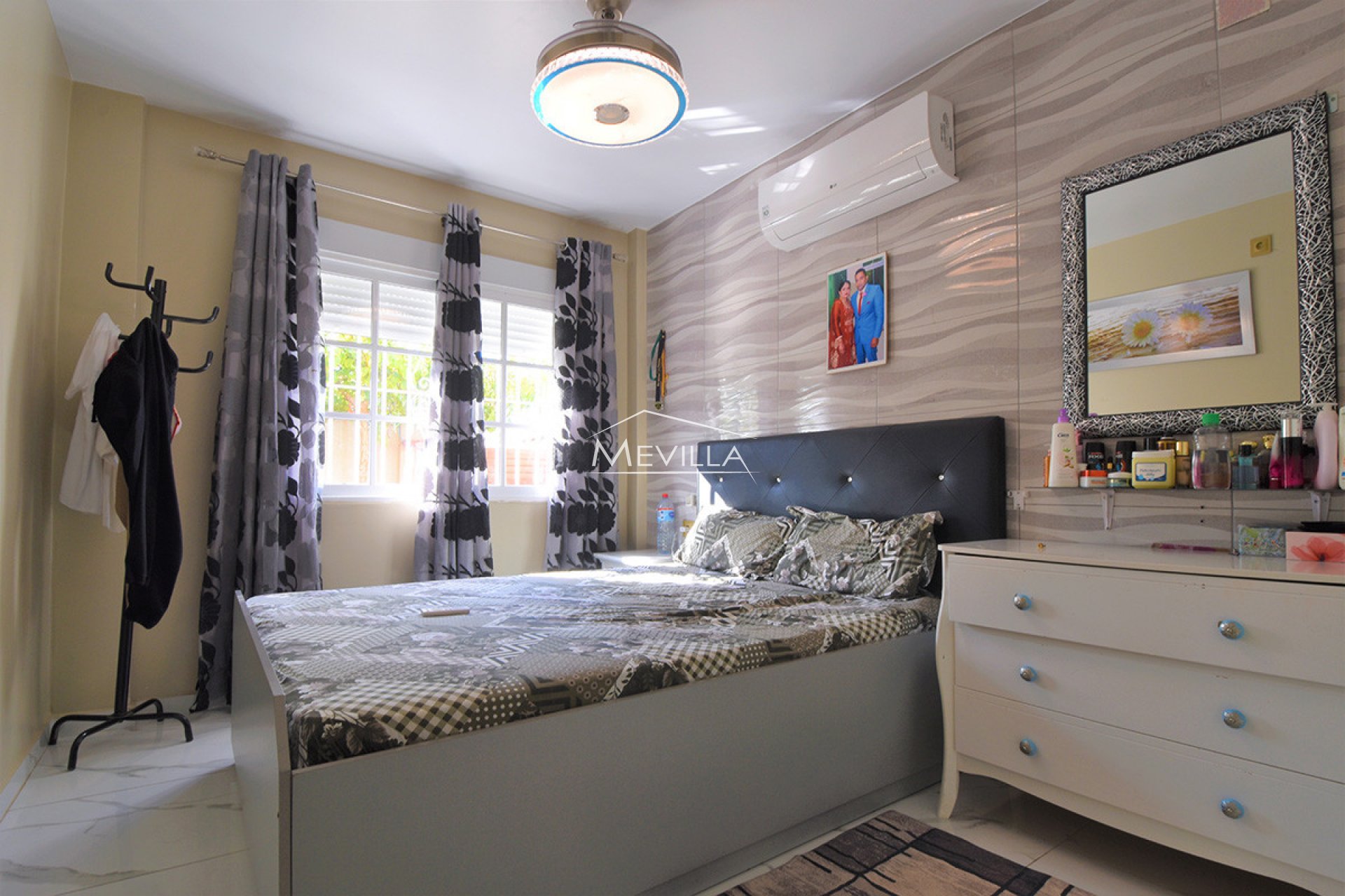 Återförsäljare - Villa - Torrevieja - Los Altos