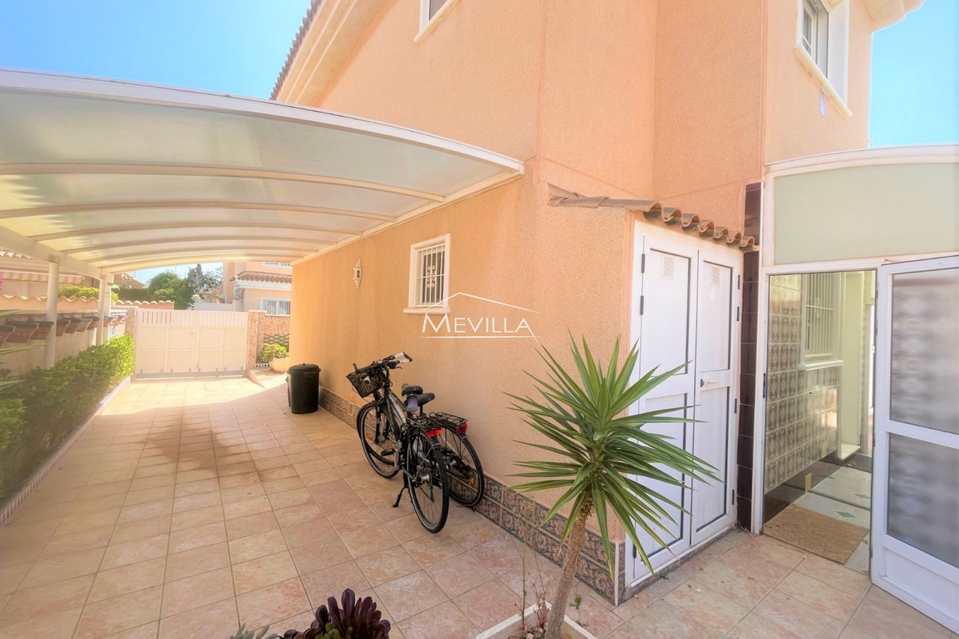 Återförsäljare - Villa - Torrevieja - Los Altos