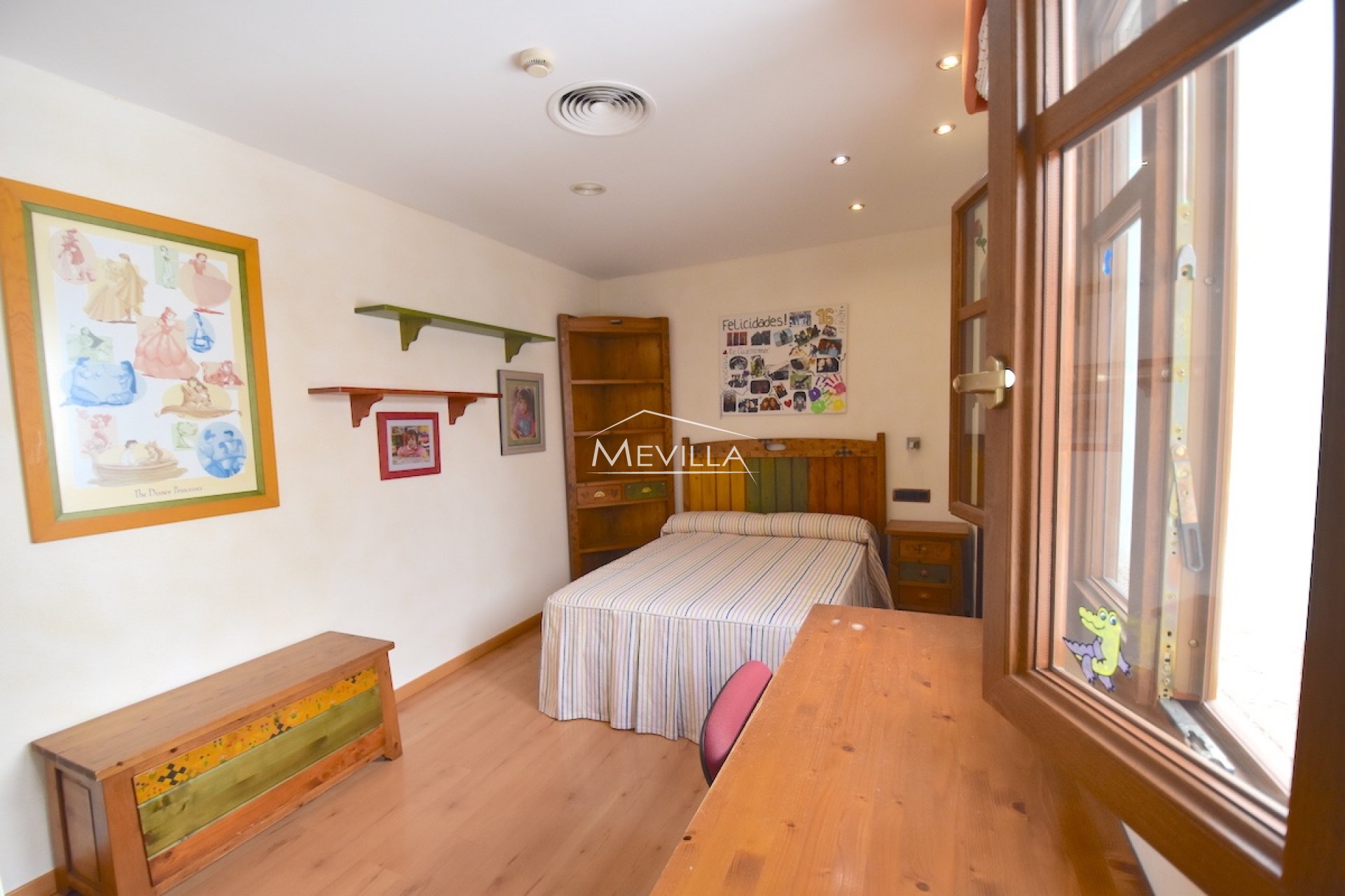 Återförsäljare - Villa - Torrevieja