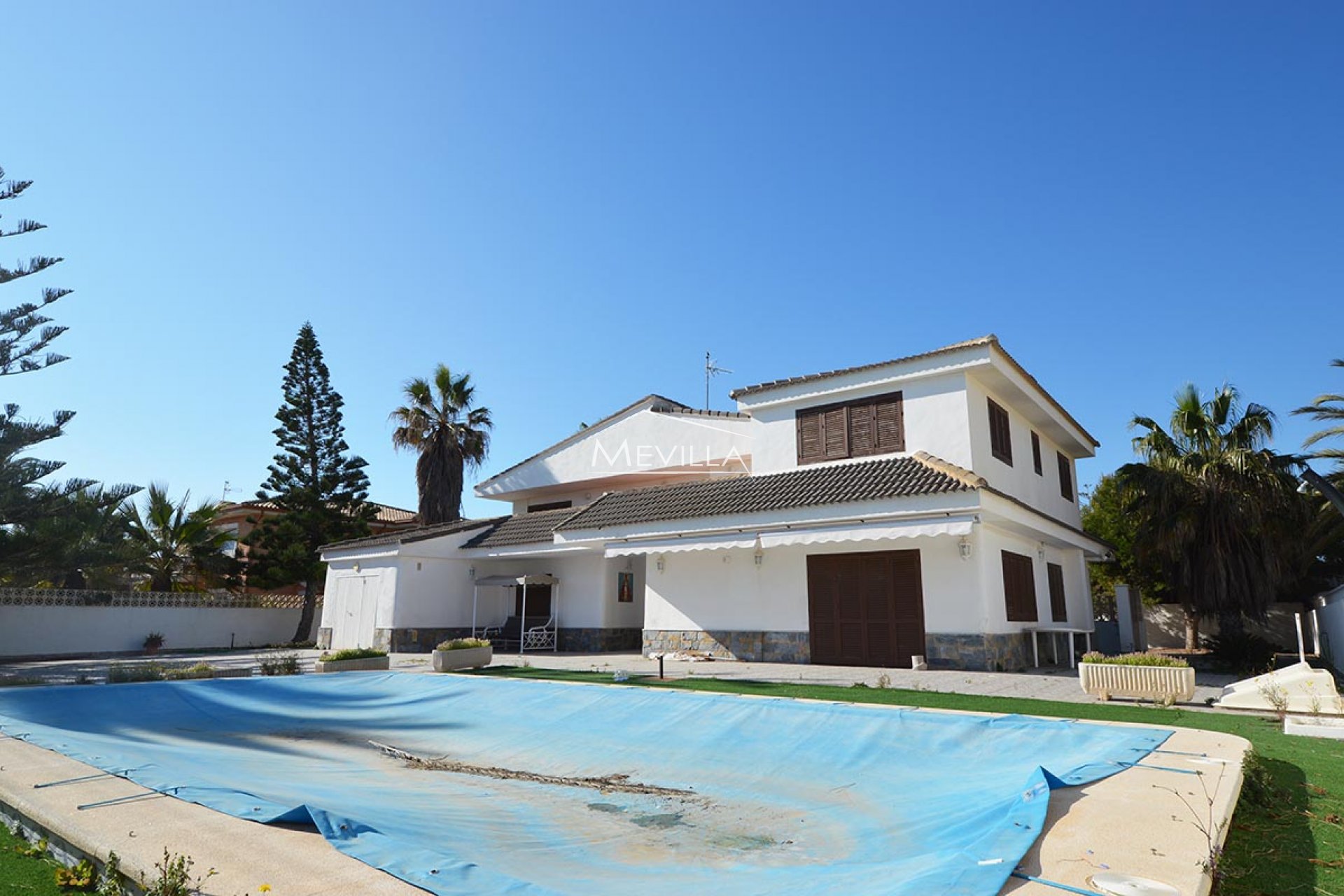 CHALET CON PARCELA  GRANDE  EN CABO ROIG EN VENTA