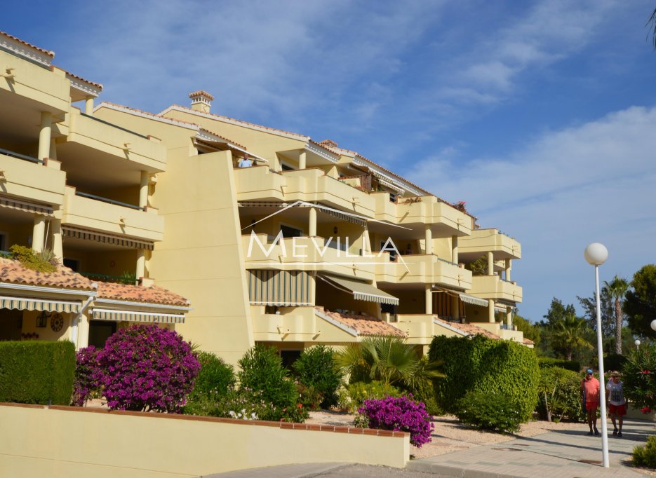 DAS PENTHOUSE IN DER ERSTEN LINIE DES GOLFPLATZES