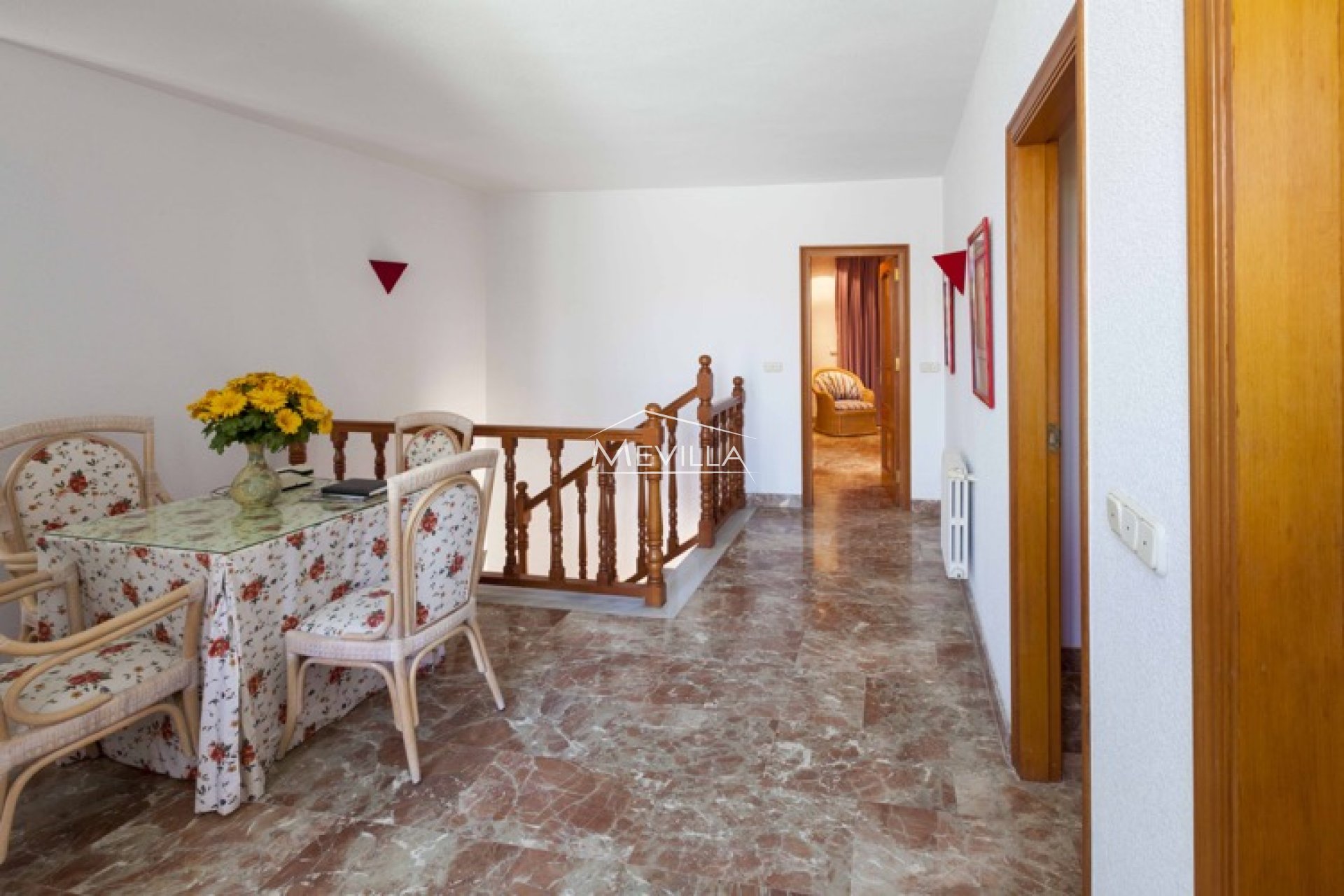 Der Eingang zur Villa