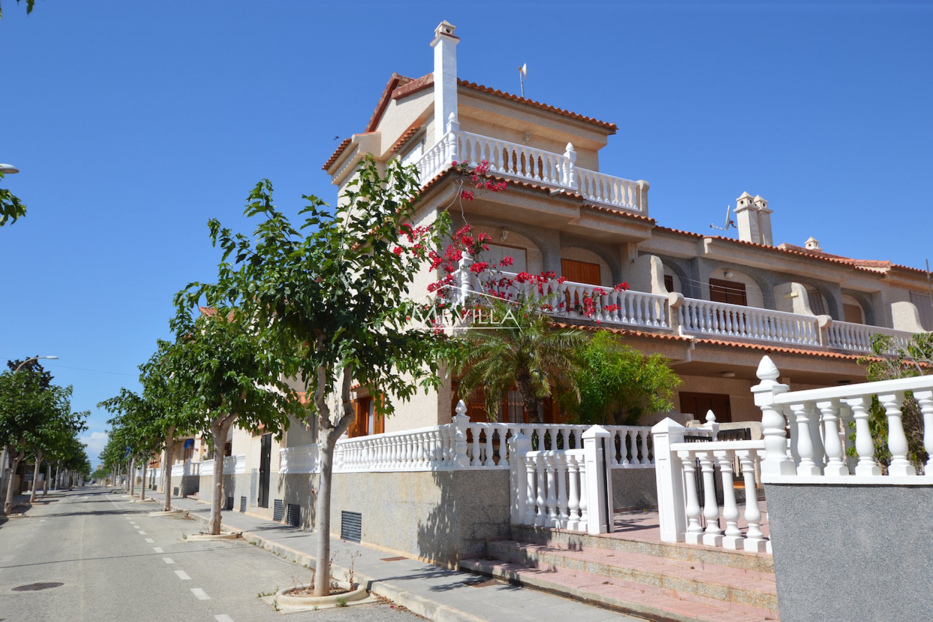 Duplex adosado con vistas al mar en venta en Torre de la Horadada