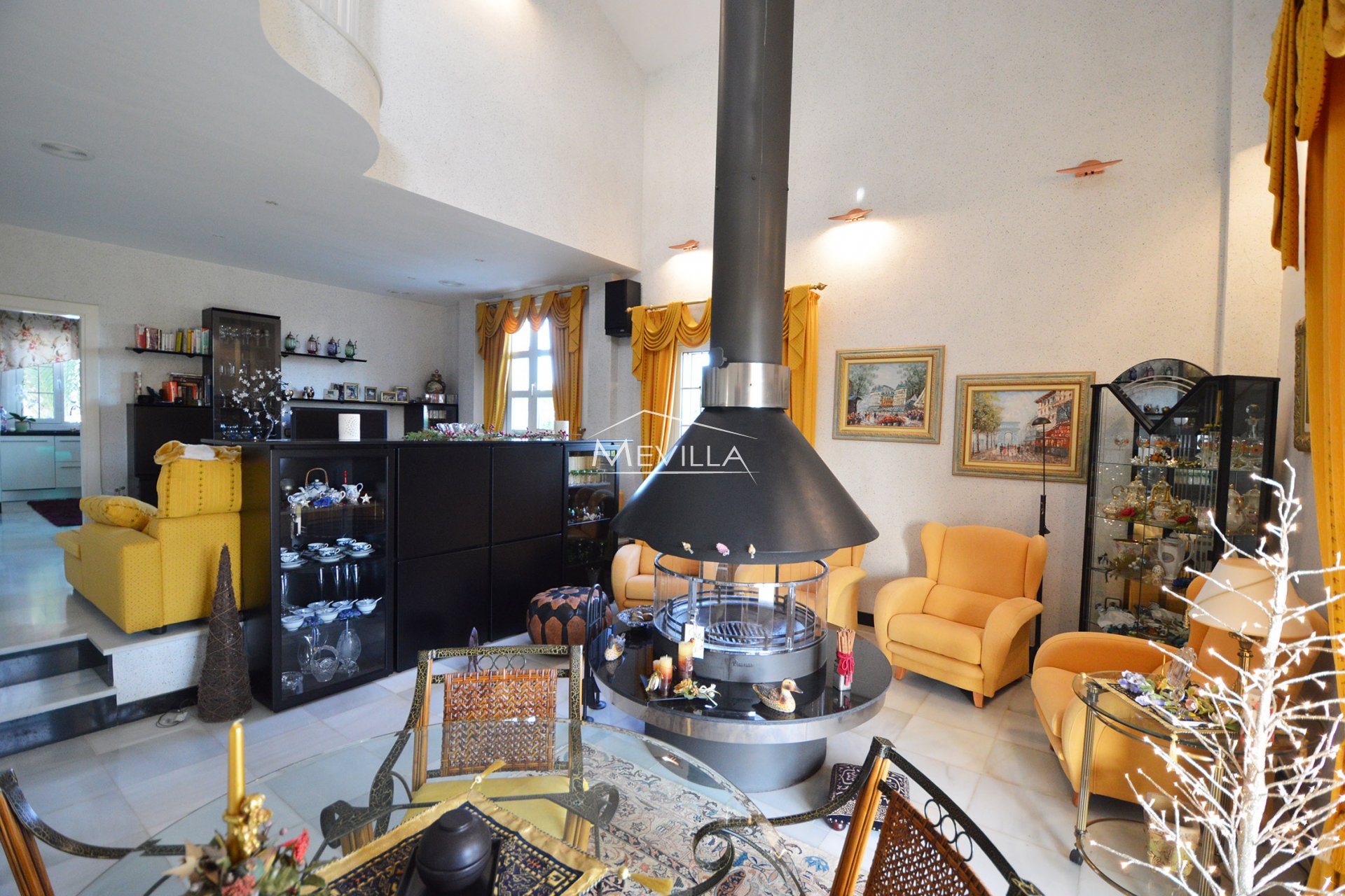 El salon con chimenea