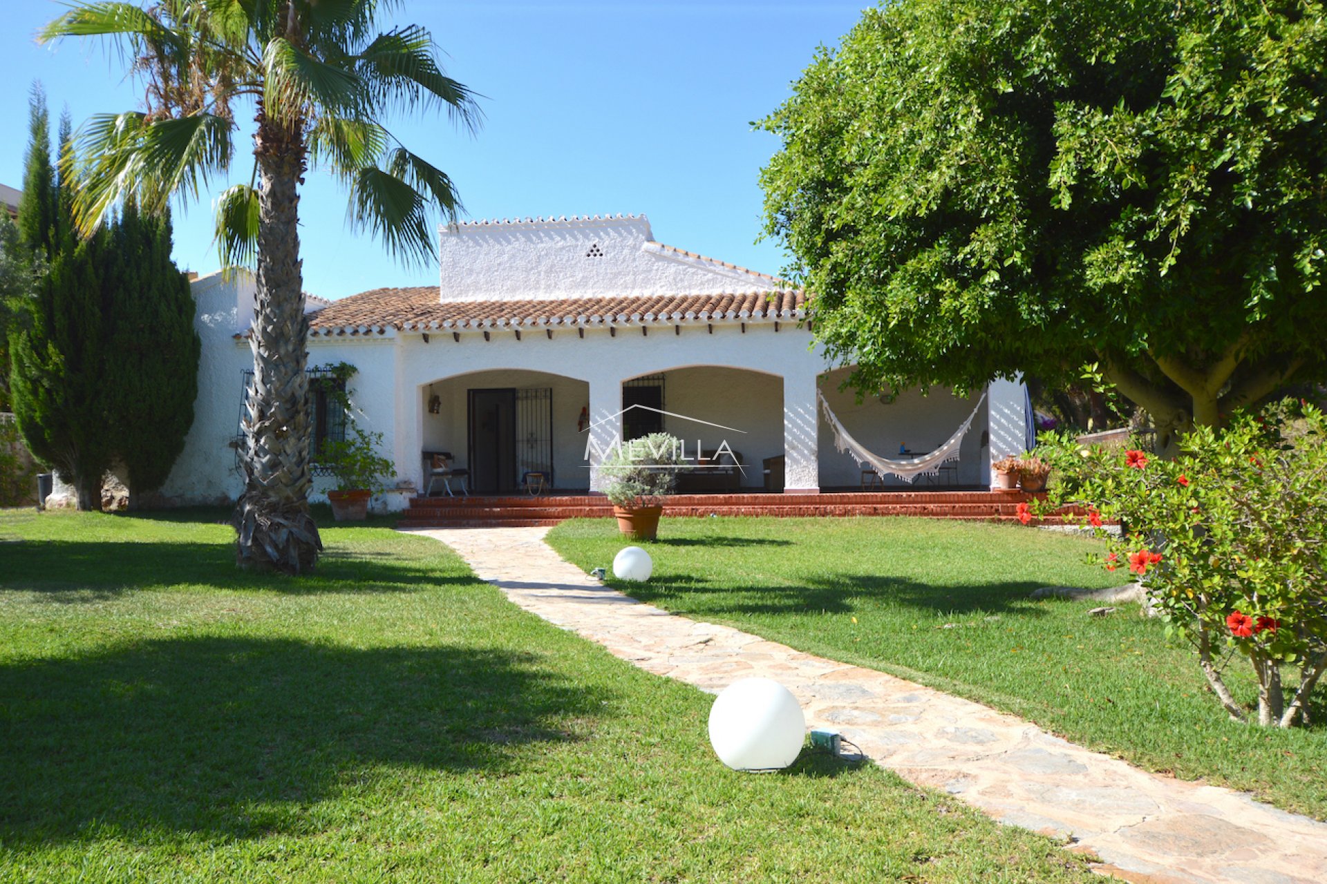 Frittliggende villa til salgs i Punta Prima, Orihuela Costa