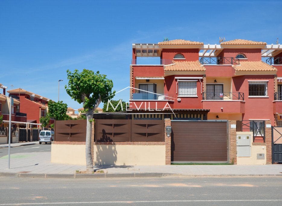 Maisonette zum Verkauf mit Meerblick