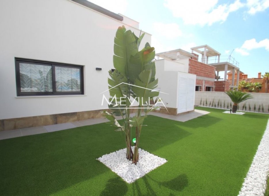 Obra nueva - Chalet / Villa - San Miguel de Salinas