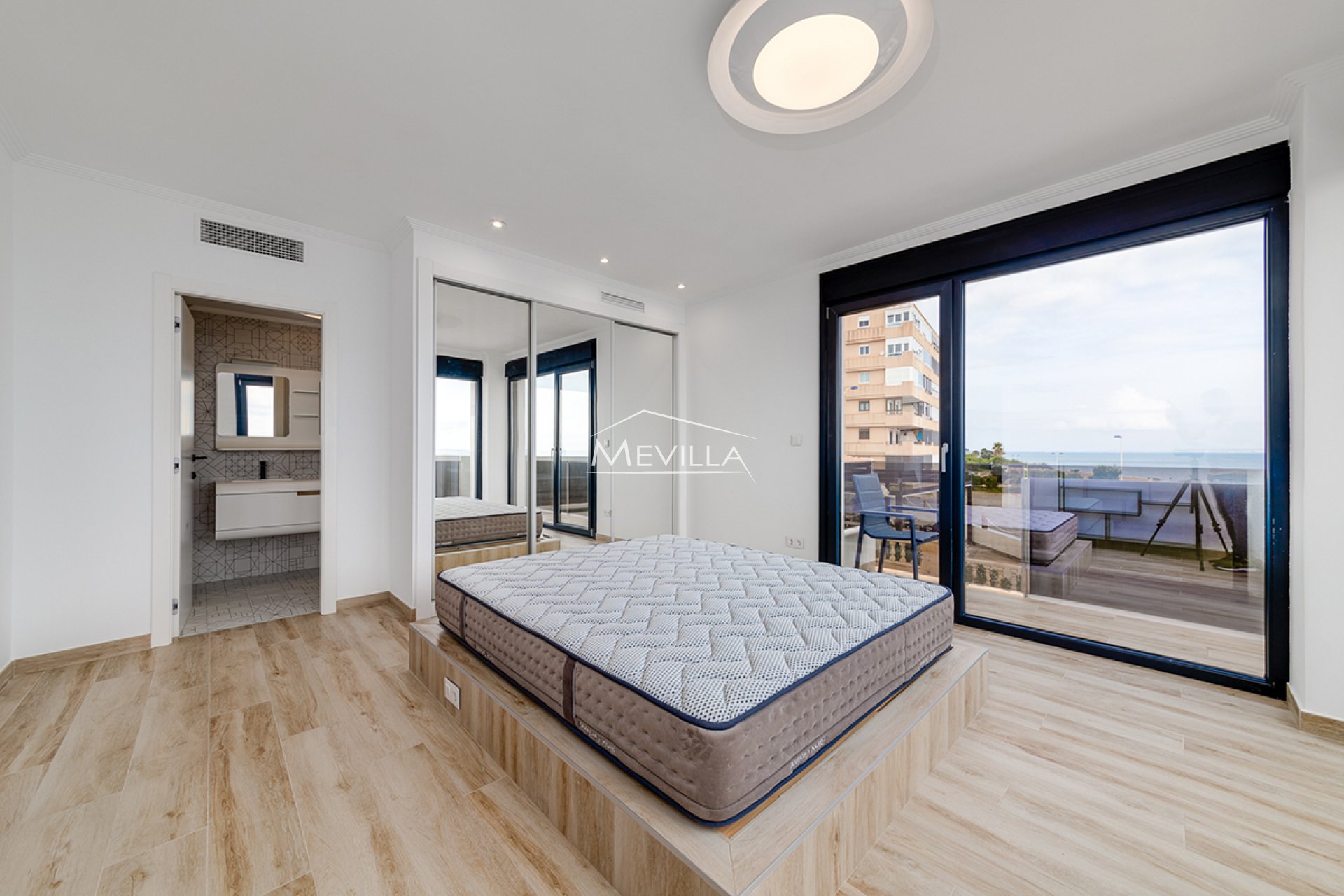 Obra nueva - Chalet / Villa - Torrevieja