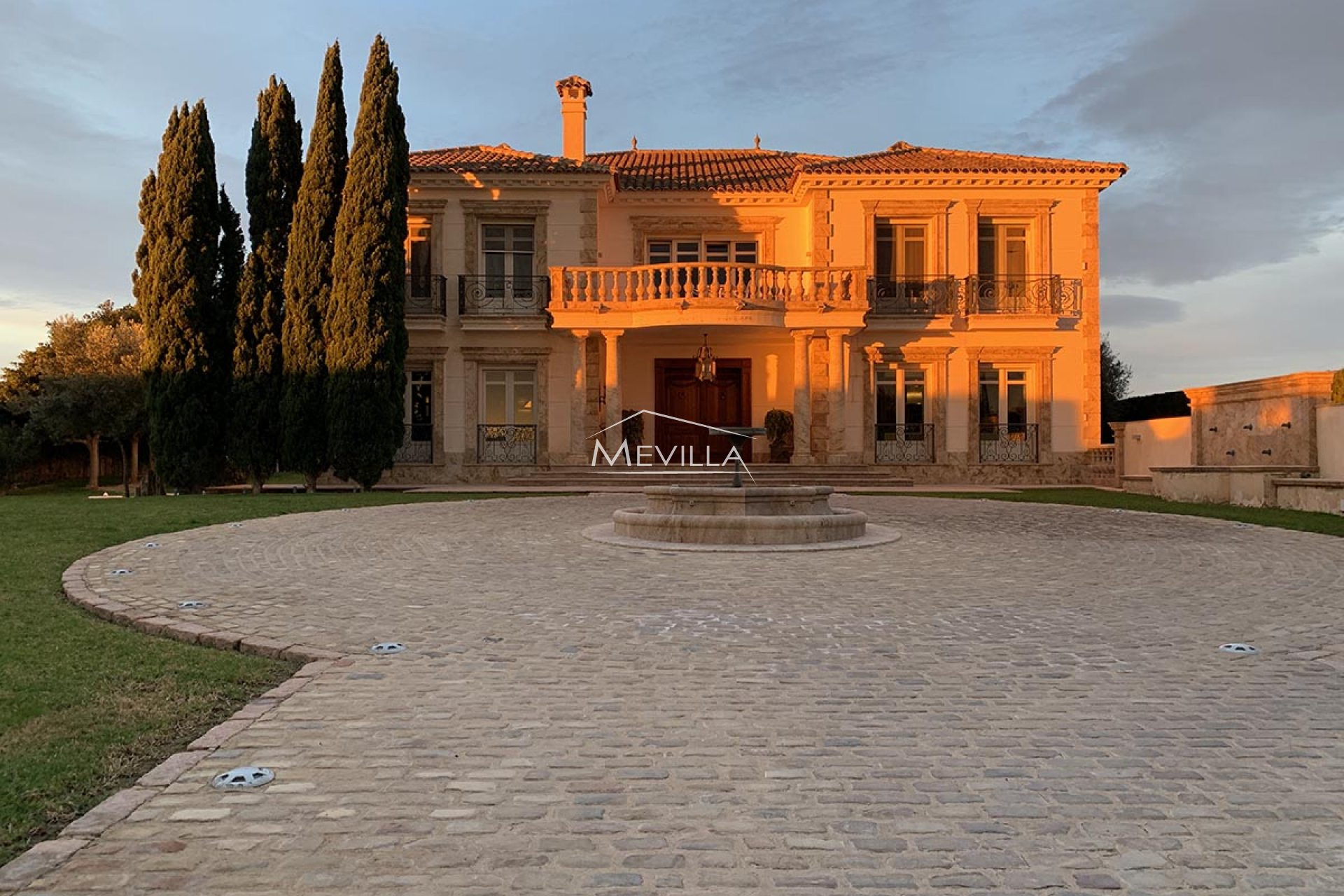 Перепродажа - Вилла - Ориуэла