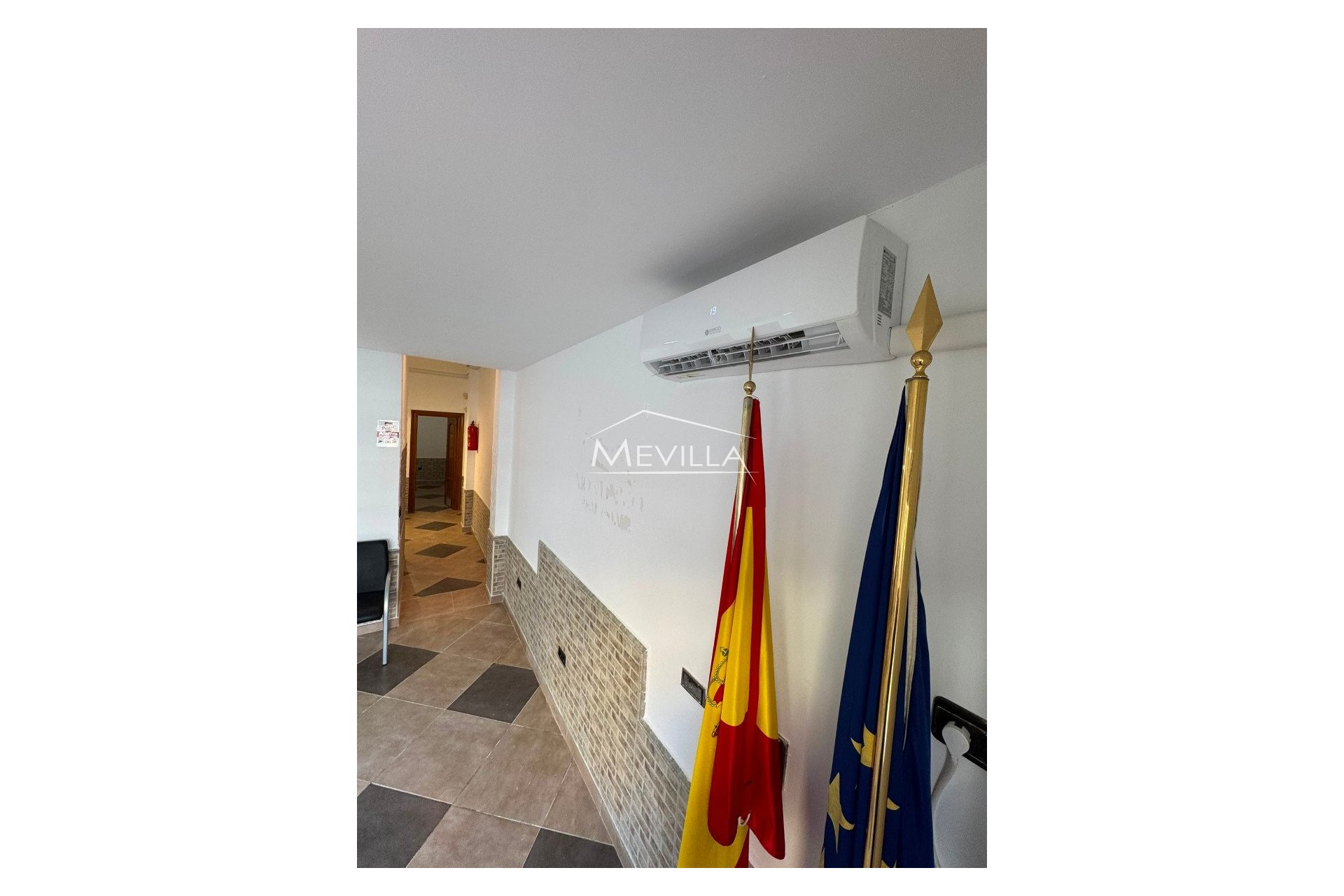 Resales - commercial - Torrevieja - La Mata