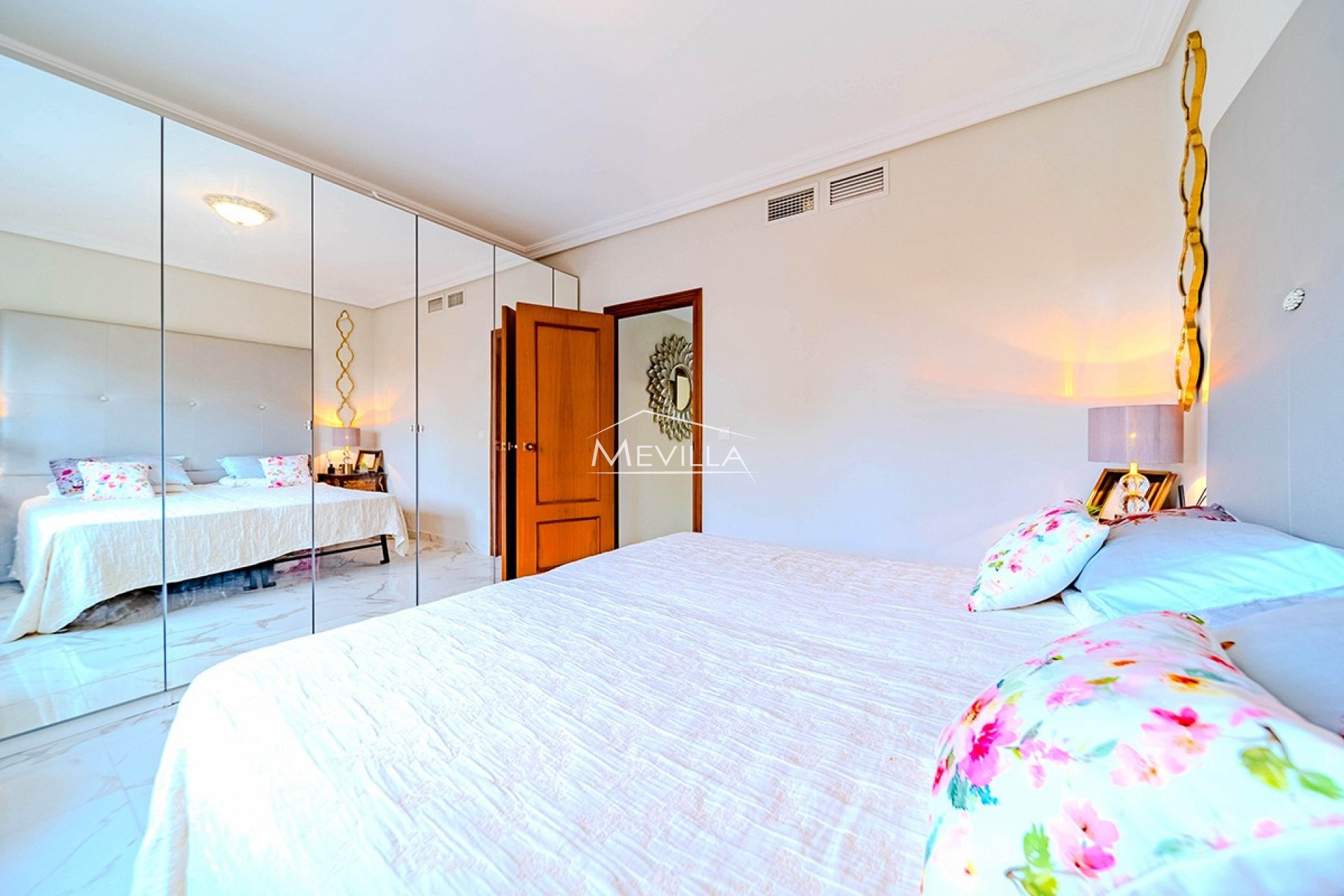 Resales - Villa - Orihuela Costa - Campoamor