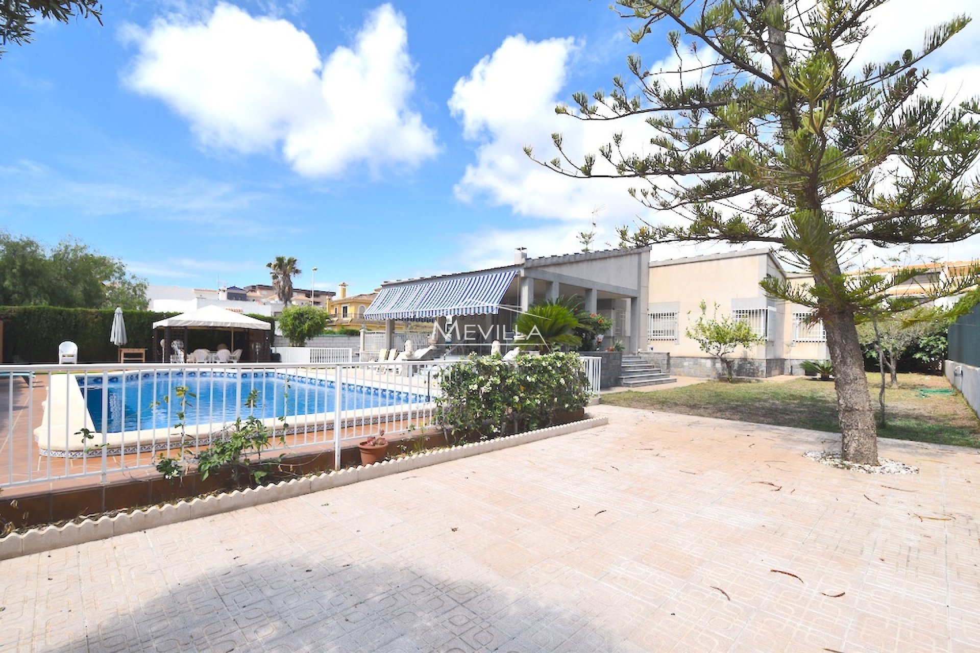 Resales - Villa - Orihuela Costa - La Zenia