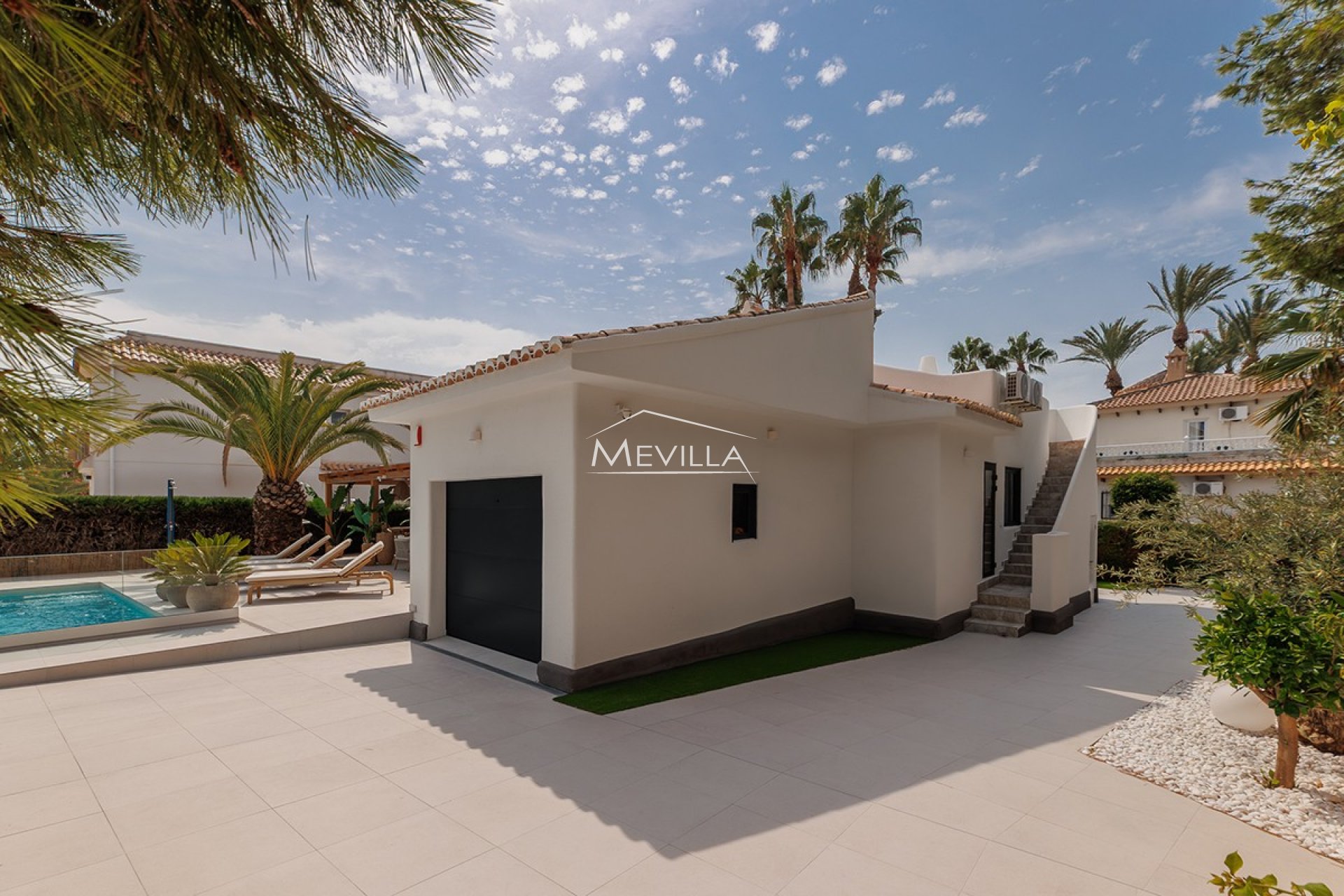 Resales - Villa - Orihuela Costa - La Zenia