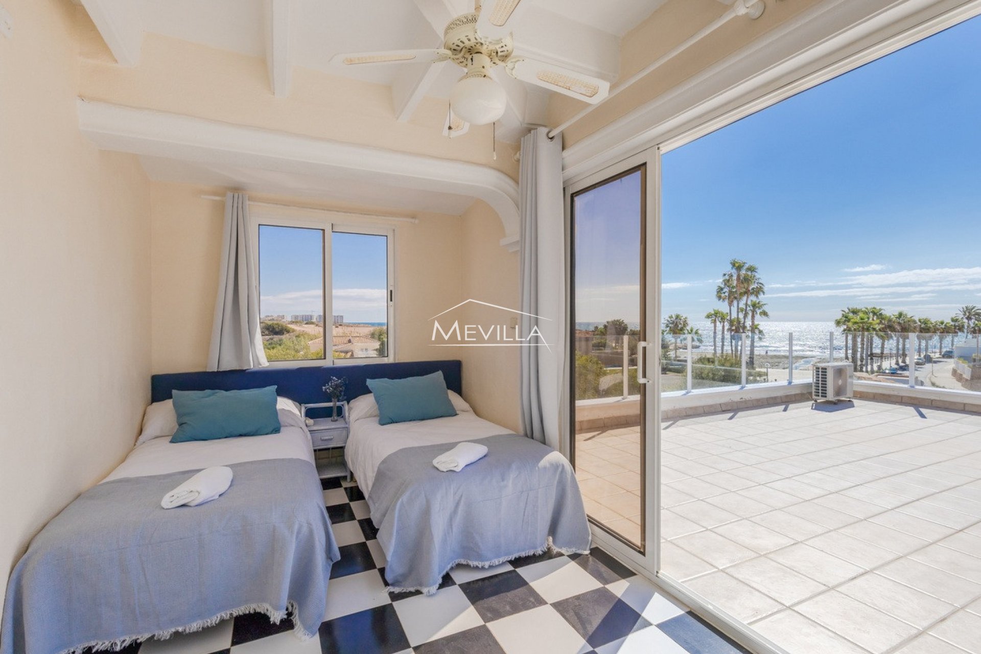 Resales - Villa - Orihuela Costa - Playa Flamenca