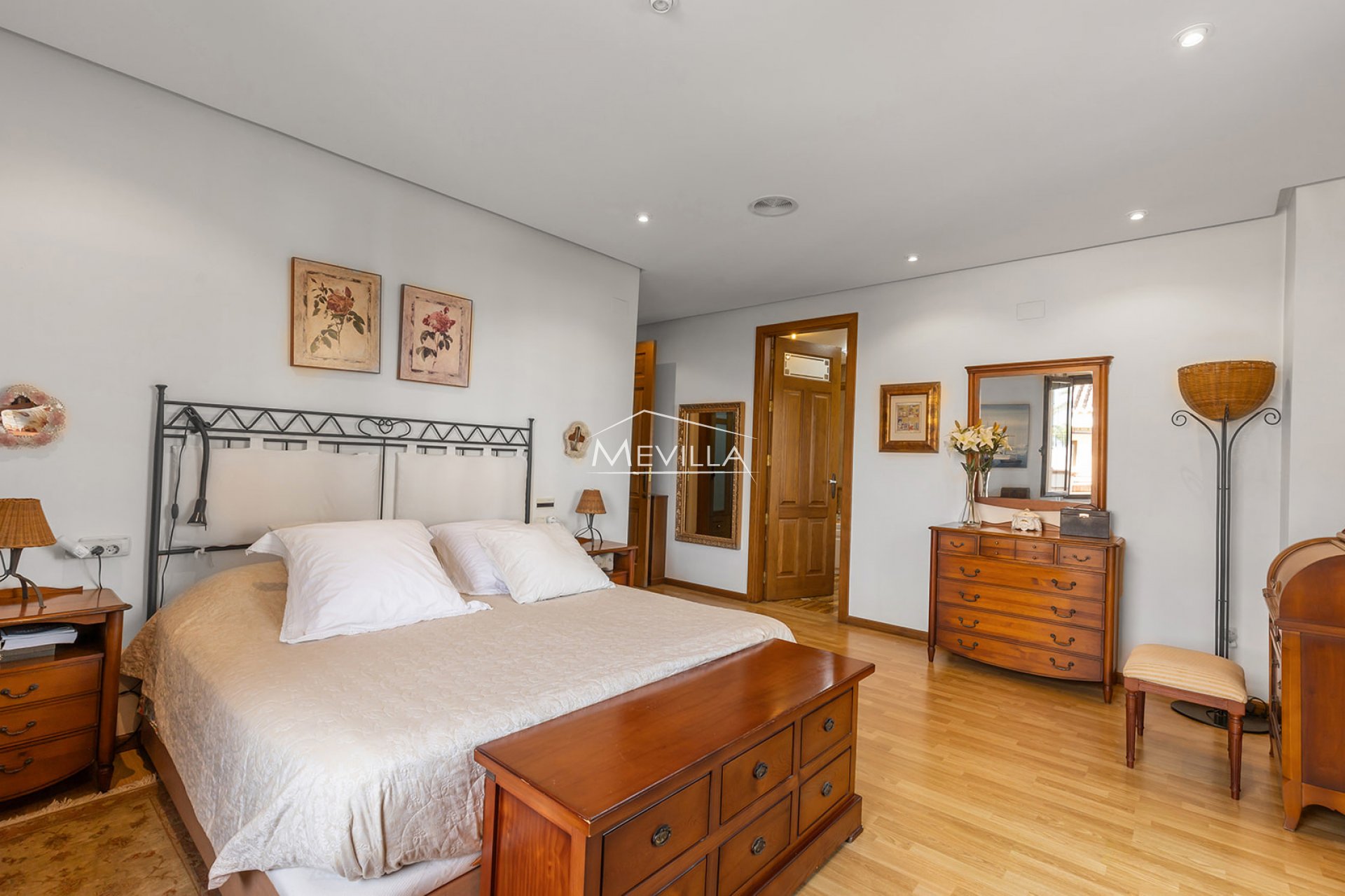 Resales - Villa - Torrevieja - La Veleta