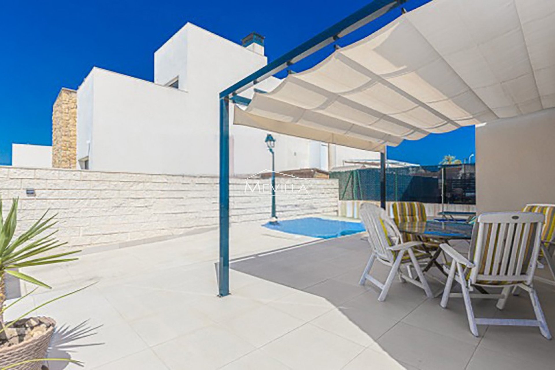 Reventas - Chalet / Villa - Guardamar / Ciudad Quesada / La Marina - La Marina