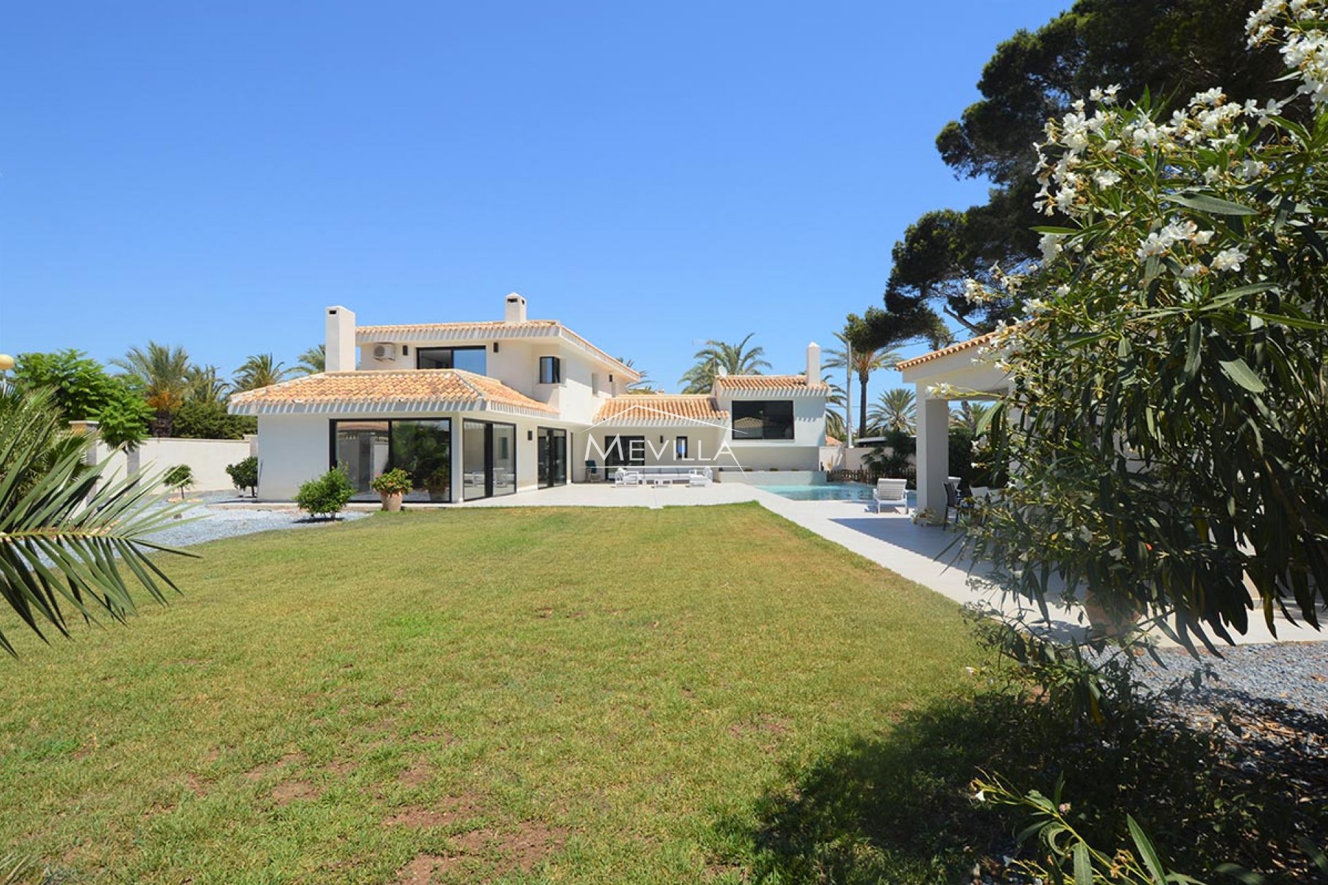 Reventas - Chalet / Villa - Orihuela Costa - Cabo Roig
