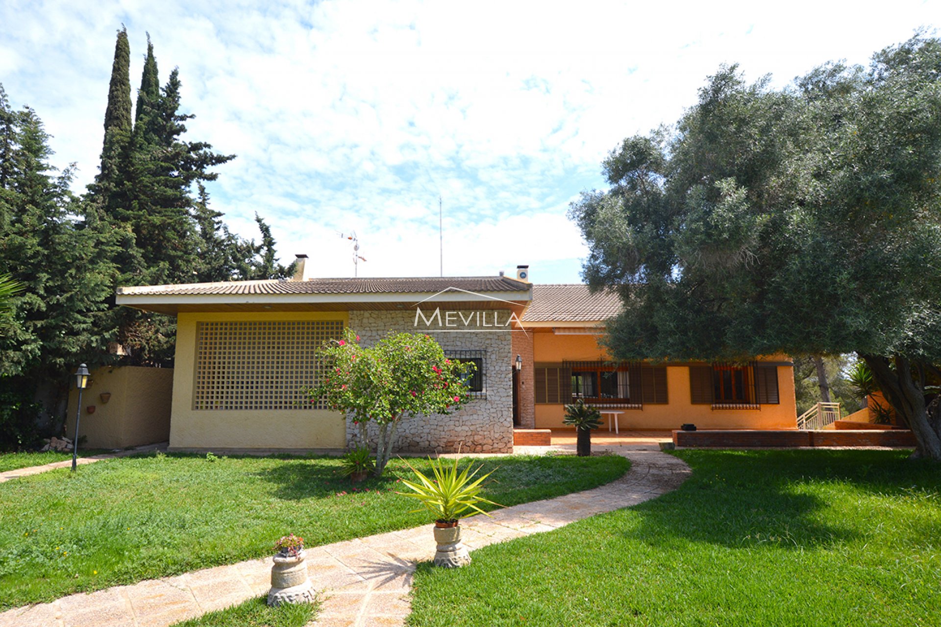 Reventas - Chalet / Villa - Orihuela Costa - Campoamor