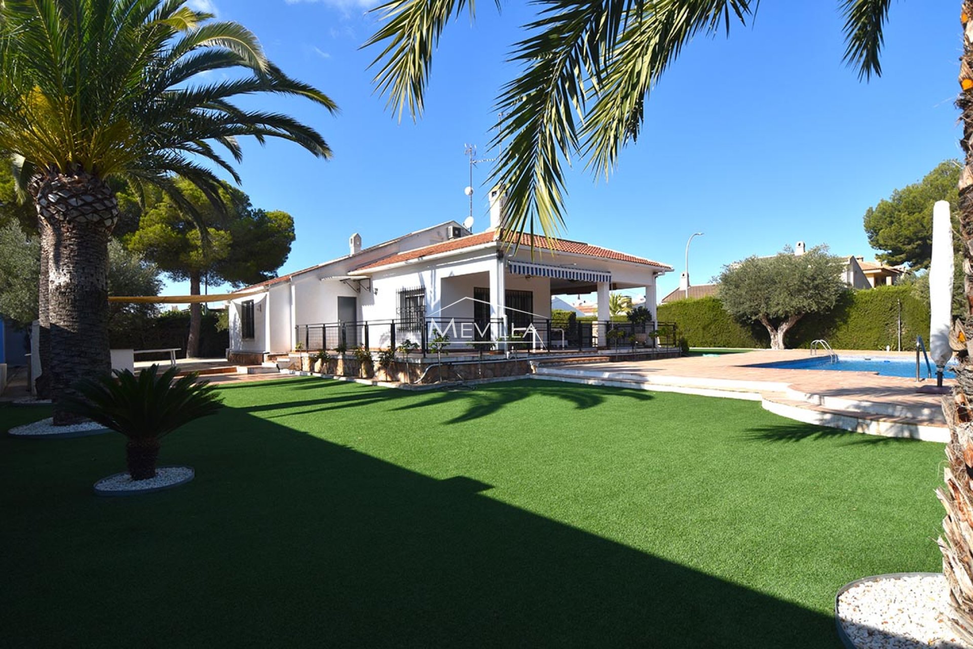 Reventas - Chalet / Villa - Orihuela Costa - Campoamor