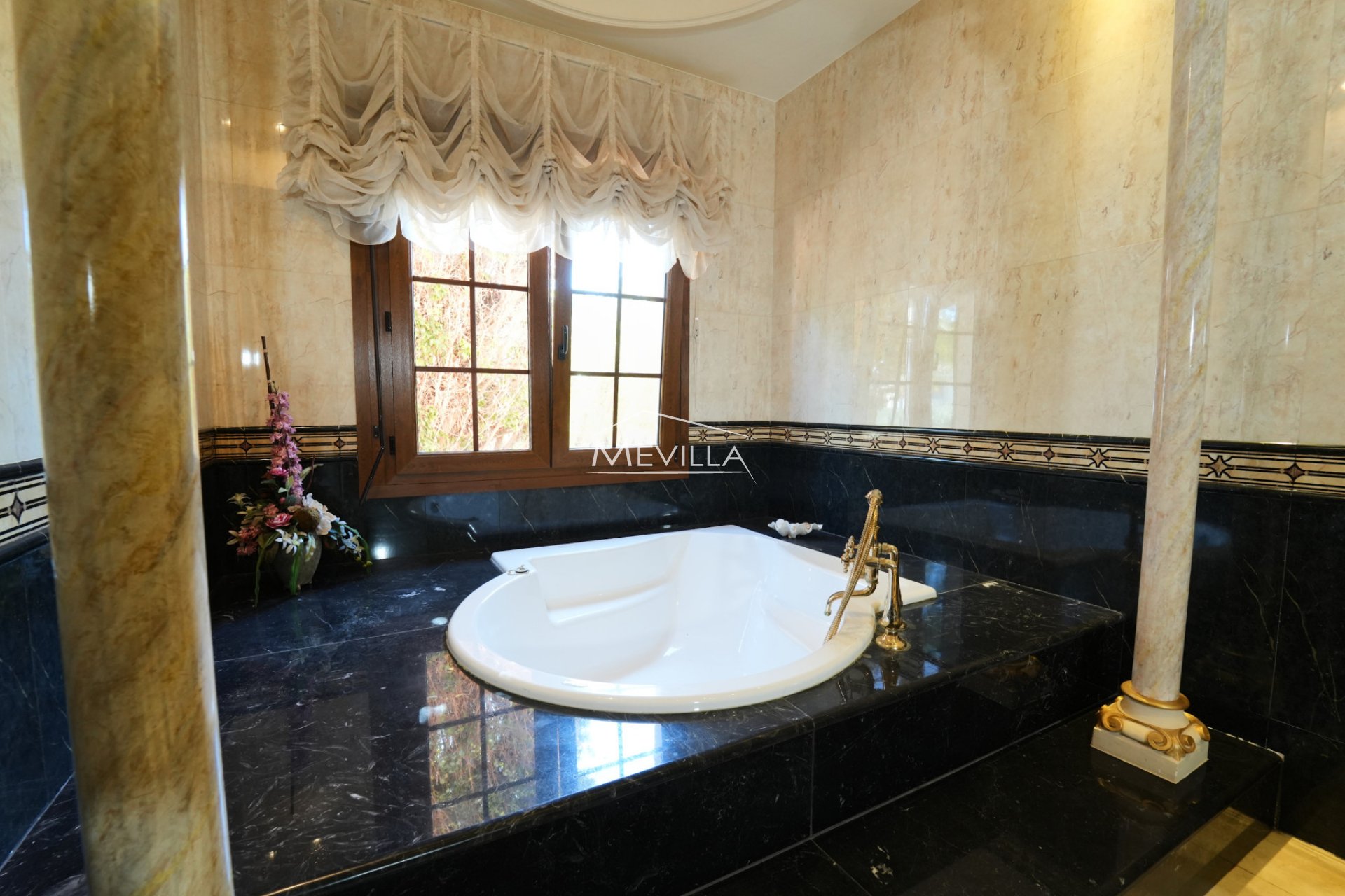 Reventas - Chalet / Villa - Orihuela Costa - Campoamor