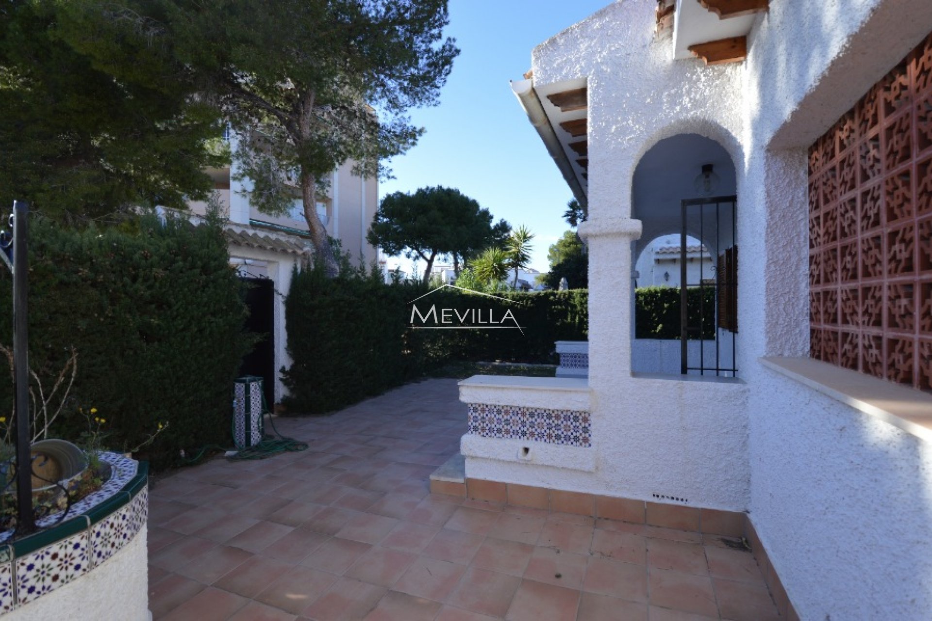 Reventas - Chalet / Villa - Orihuela Costa - La Zenia