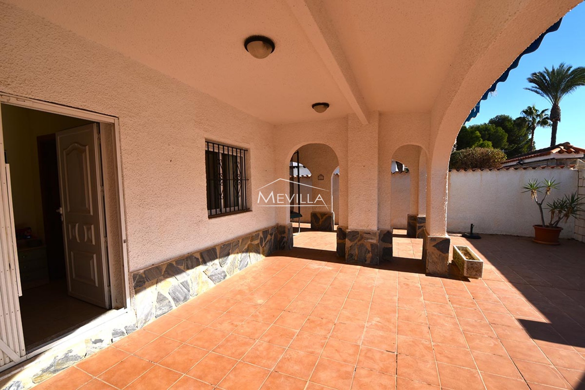 Reventas - Chalet / Villa - Orihuela Costa - La Zenia