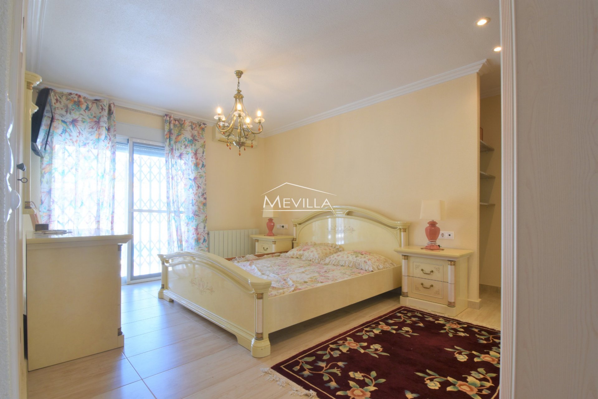 Reventas - Chalet / Villa - Orihuela Costa - La Zenia