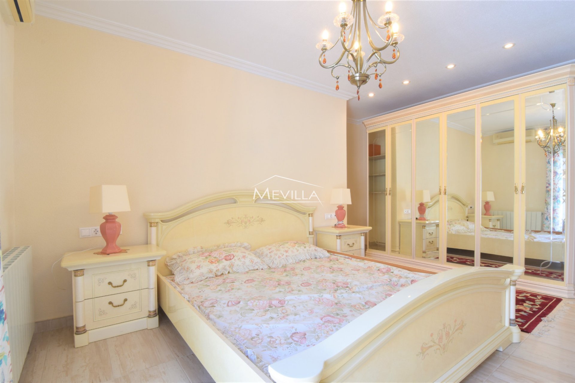 Reventas - Chalet / Villa - Orihuela Costa - La Zenia
