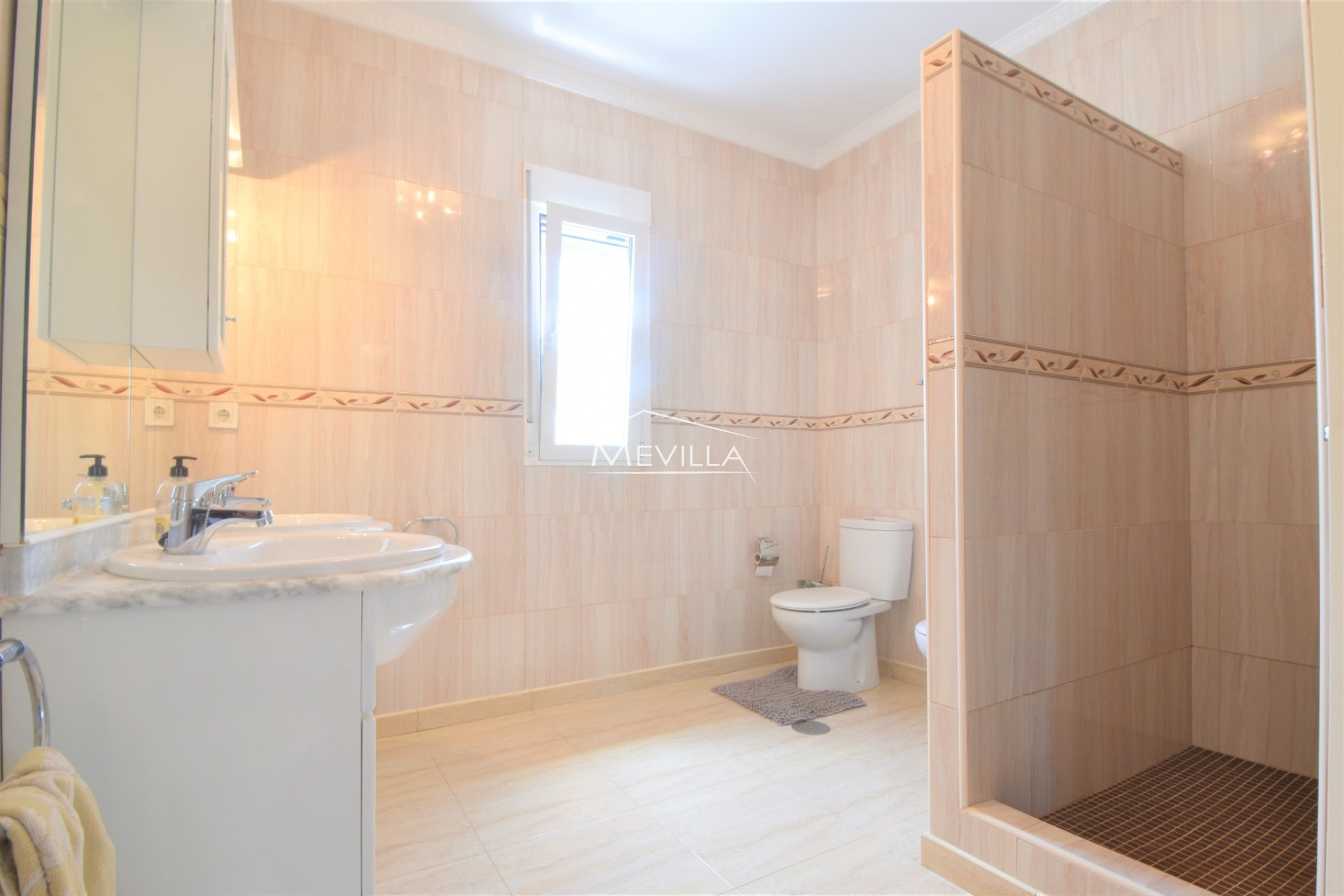 Reventas - Chalet / Villa - Orihuela Costa - La Zenia