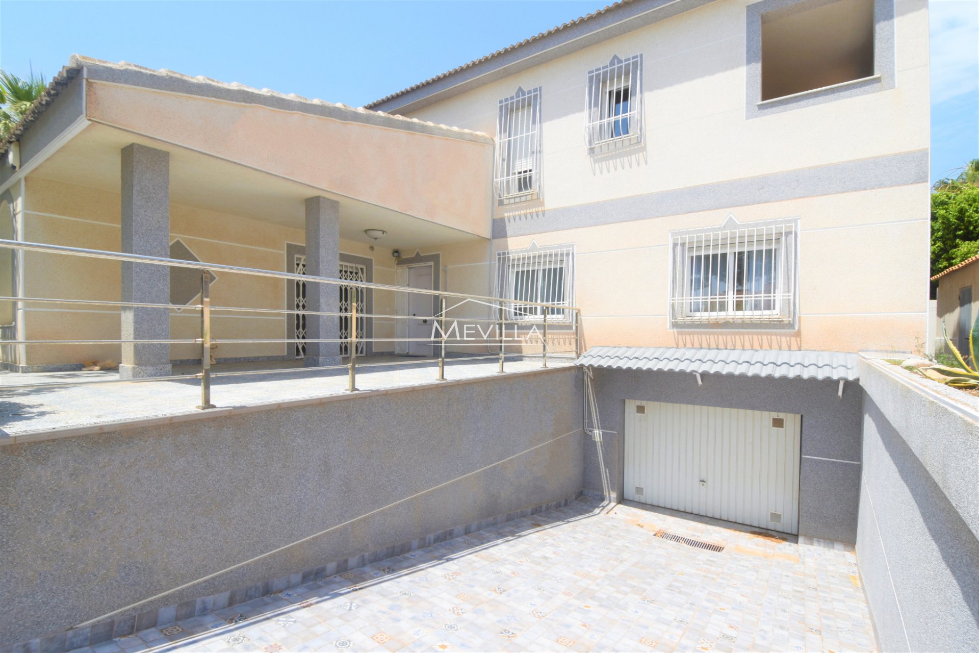 Reventas - Chalet / Villa - Orihuela Costa - La Zenia