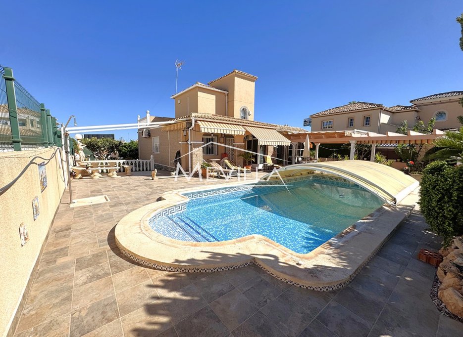 Reventas - Chalet / Villa - Orihuela Costa - La Zenia