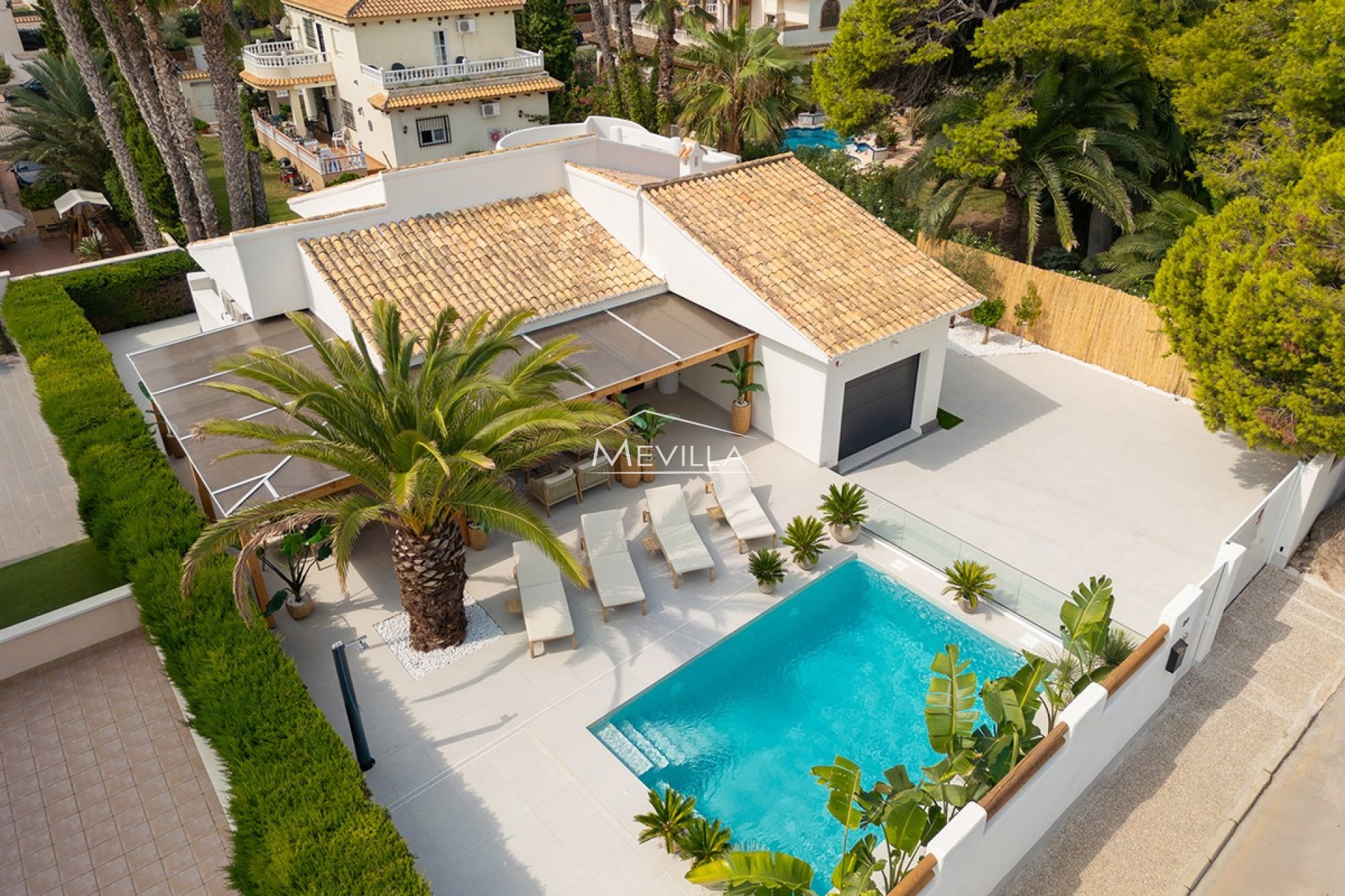 Reventas - Chalet / Villa - Orihuela Costa - La Zenia