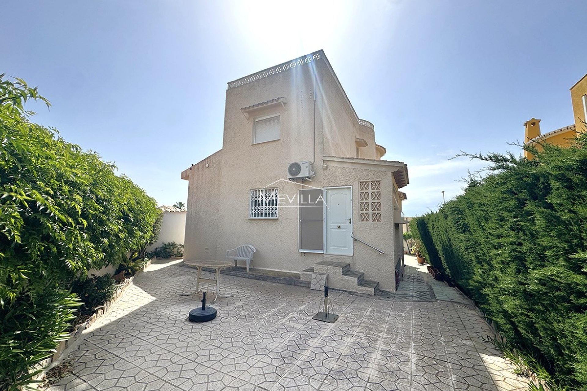Reventas - Chalet / Villa - Orihuela Costa - La Zenia