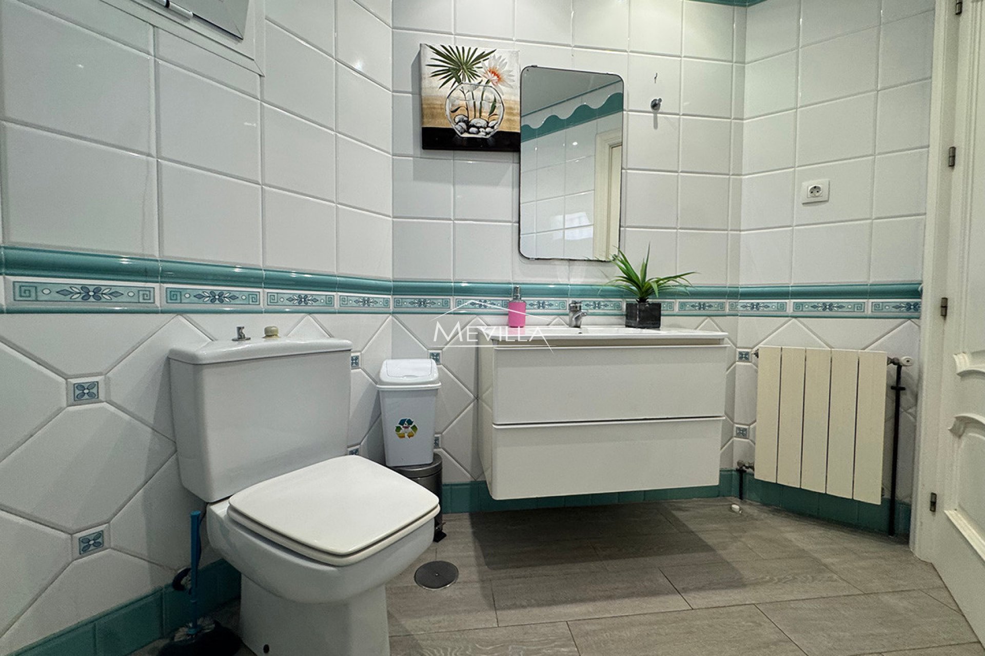 Reventas - Chalet / Villa - Orihuela Costa - La Zenia