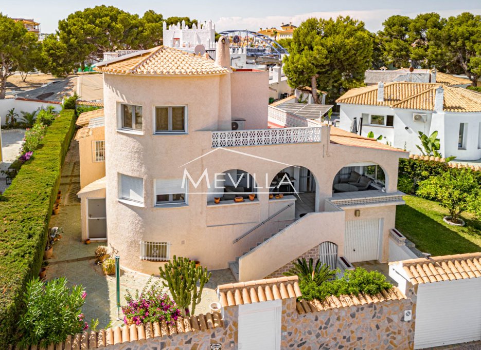 Reventas - Chalet / Villa - Orihuela Costa - La Zenia